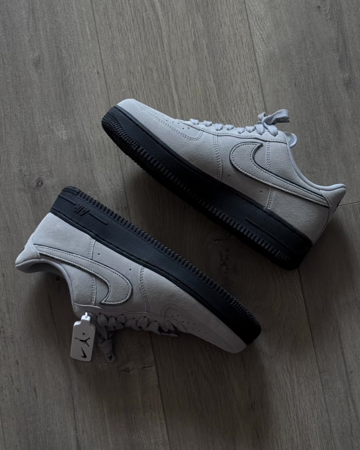 <奇蹟降價>Nike Air Force 1 Low 麂皮 黑底 復古 灰色