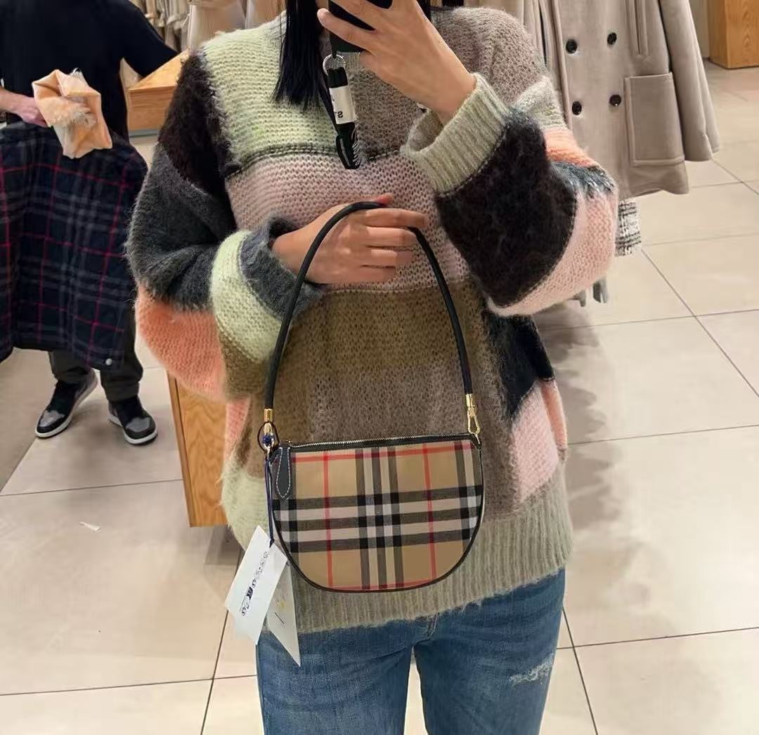 Burberry Olympia pouch shoulder bag Archive beige