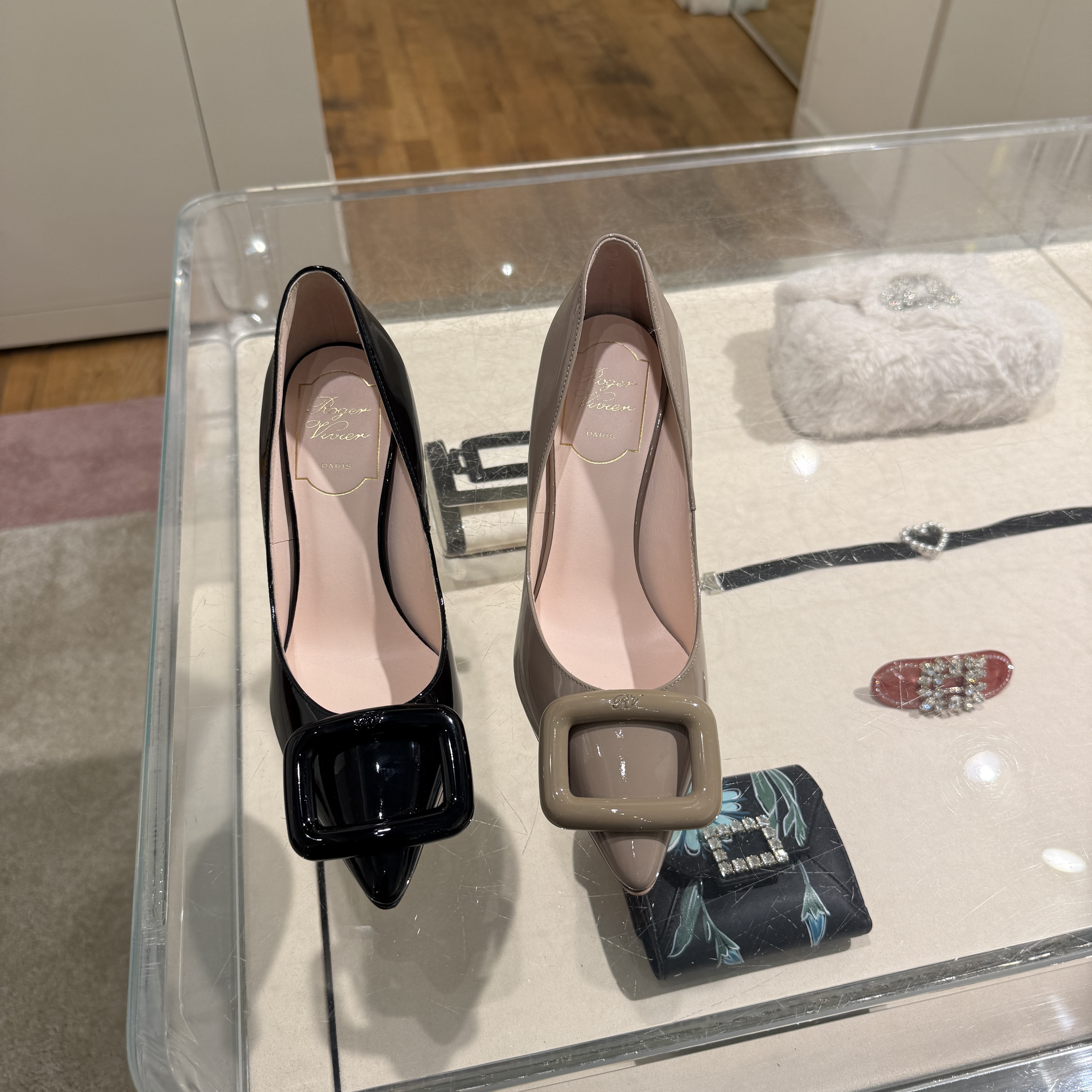 Roger Vivier RV Choc Buckle Dec 85mm Heels 2 colors