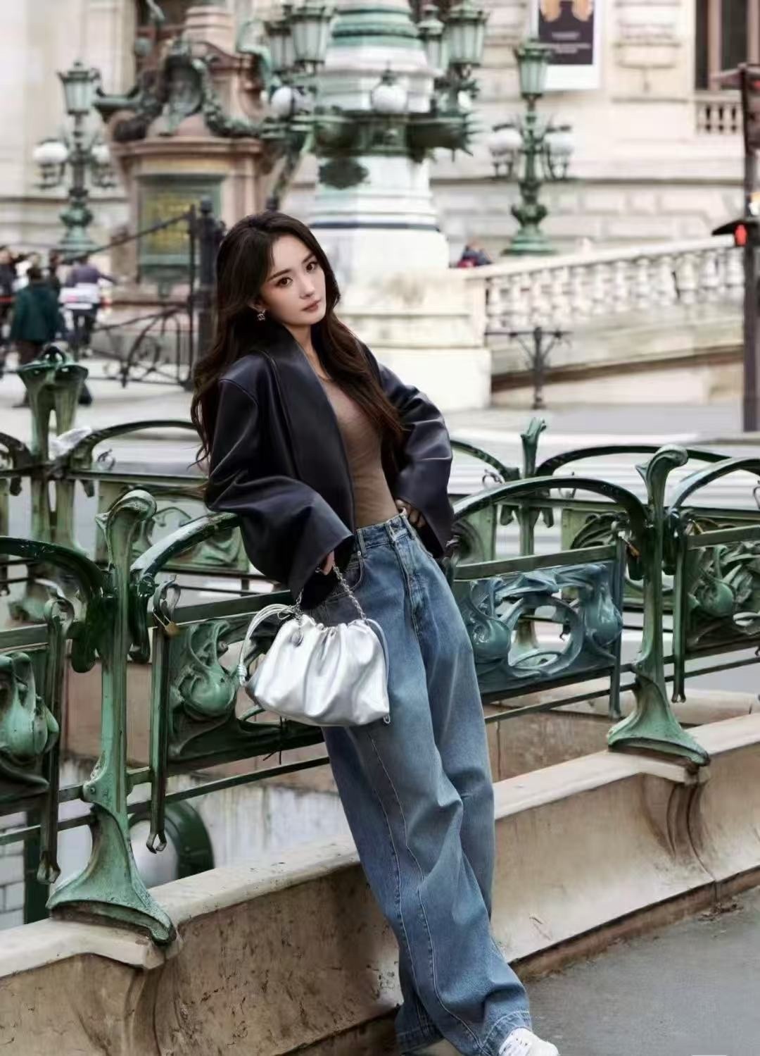 Loewe 楊冪同款牛仔彎刀褲 -T