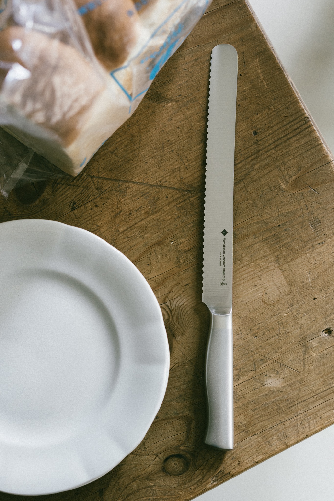 柳宗理日本製18-8不鏽鋼一體成型輕巧好拿麵包刀