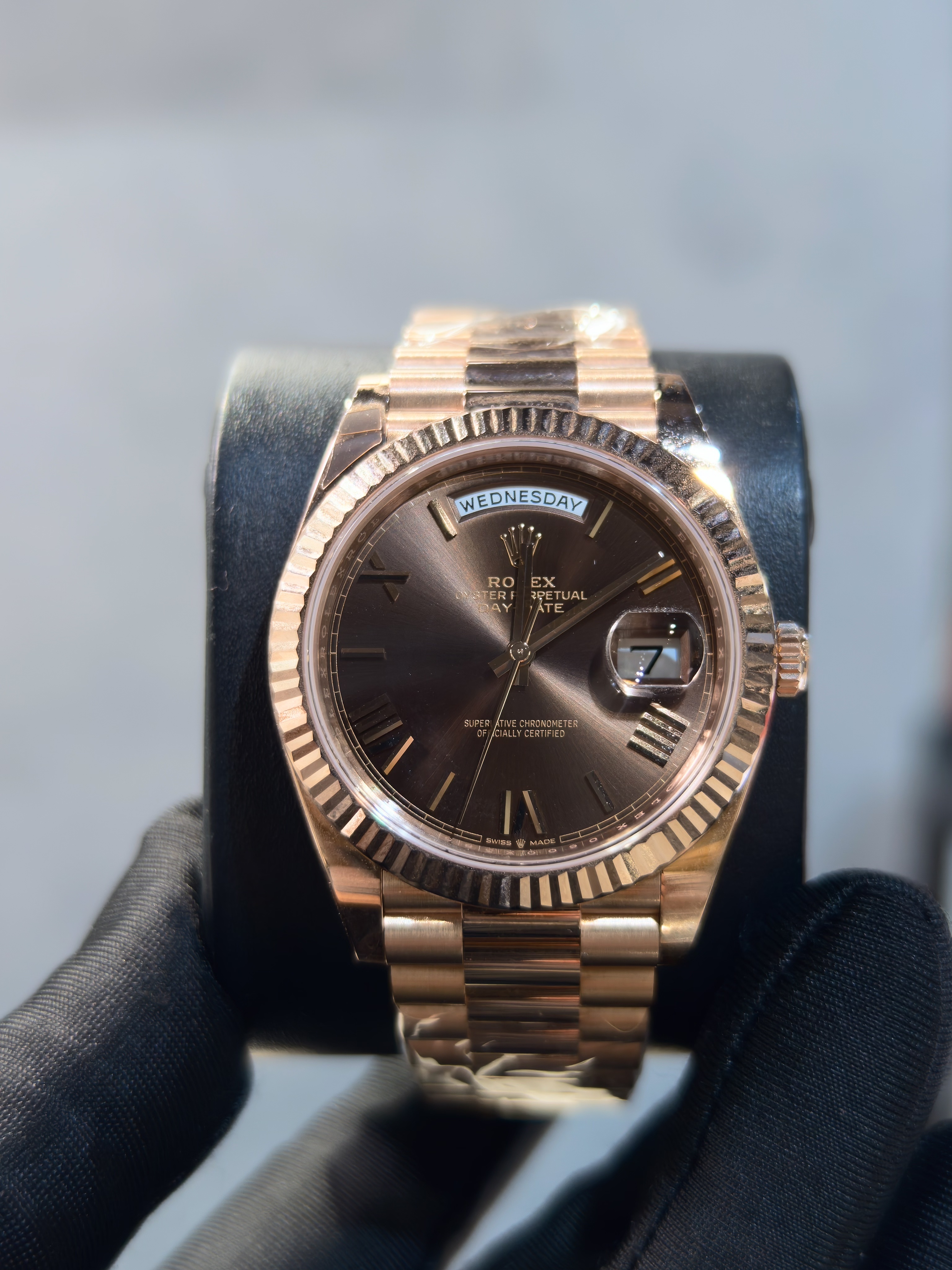 BRAND NEW ROLEX 228235 DAY-DATE ROMAN CHOCOLATE DIAL EVEROSE GOLD OYSTER 40MM