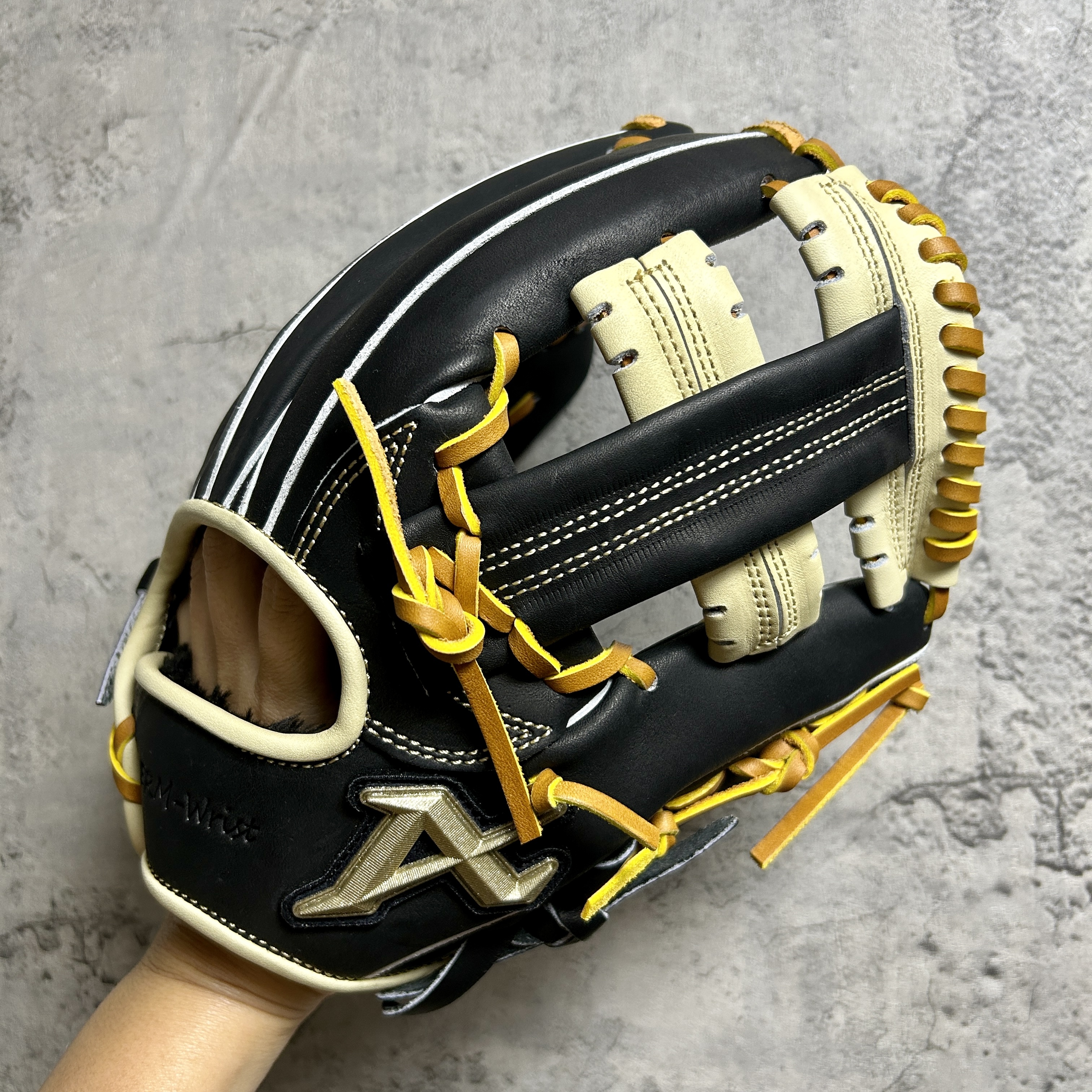 ATOMS NATIONAL LINE 軟式 内野 ACN-066 牧 秀悟選手使用モデル