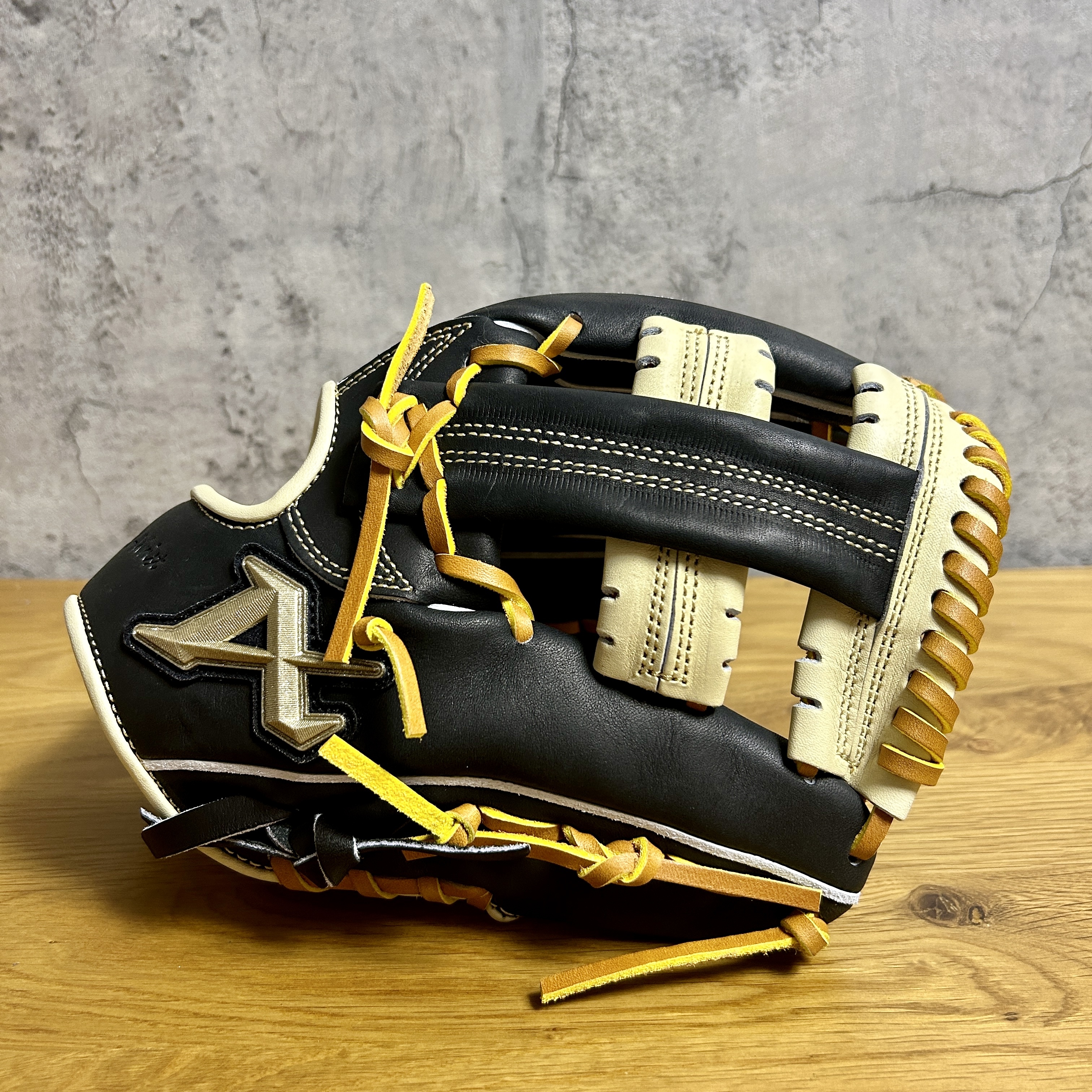 ATOMS NATIONAL LINE 軟式 内野 ACN-066 牧選手使用モデル