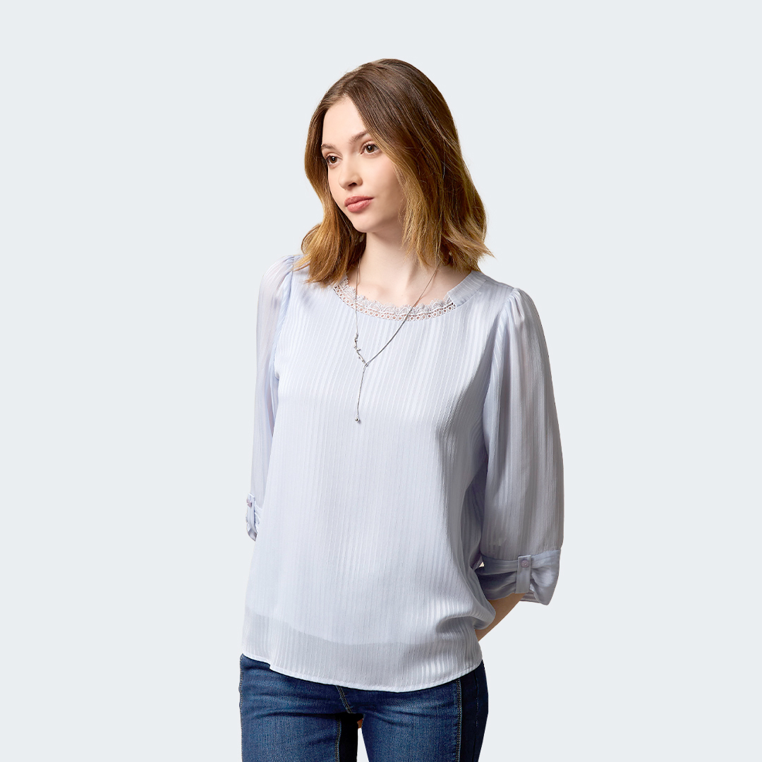 細緻壓紋雪紡蕾絲領上衣