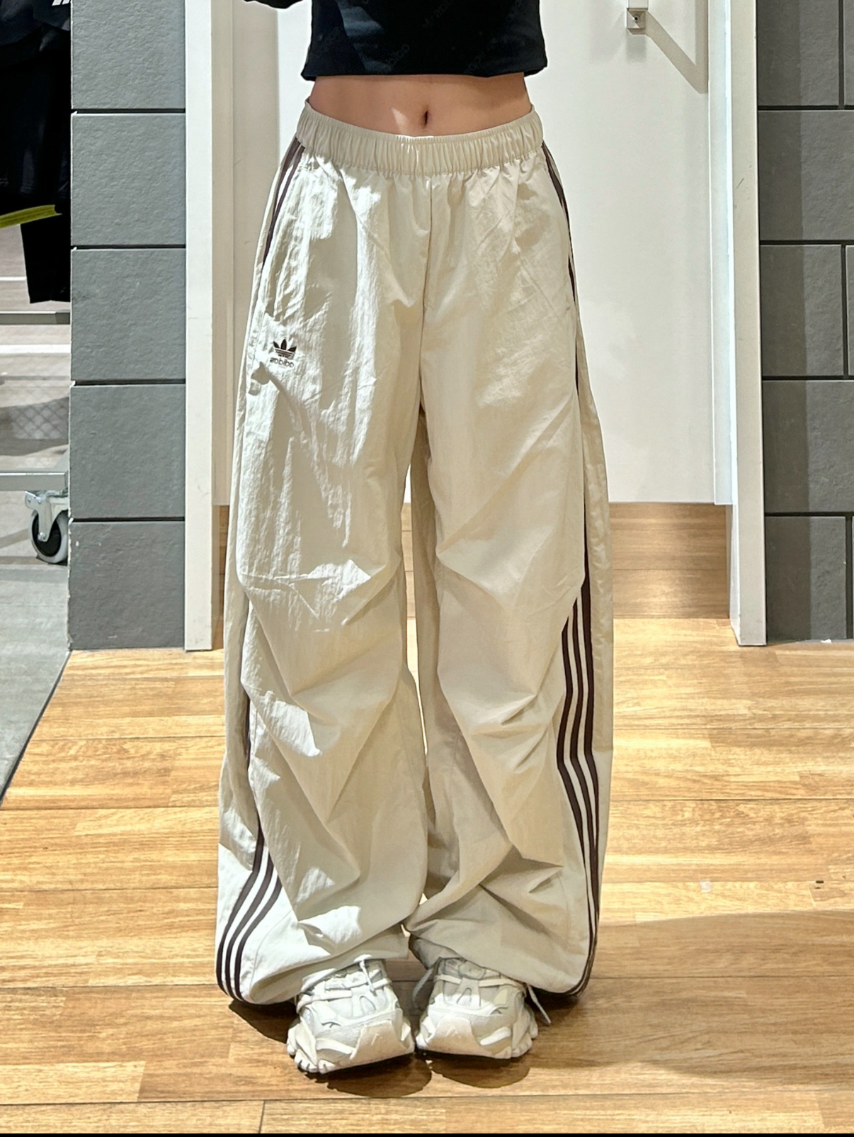 Adidas Originals MULTI POCKET 傘兵褲 落地褲 寬鬆 慵懶風 黑色 奶油白(任買兩件711免運)/預購