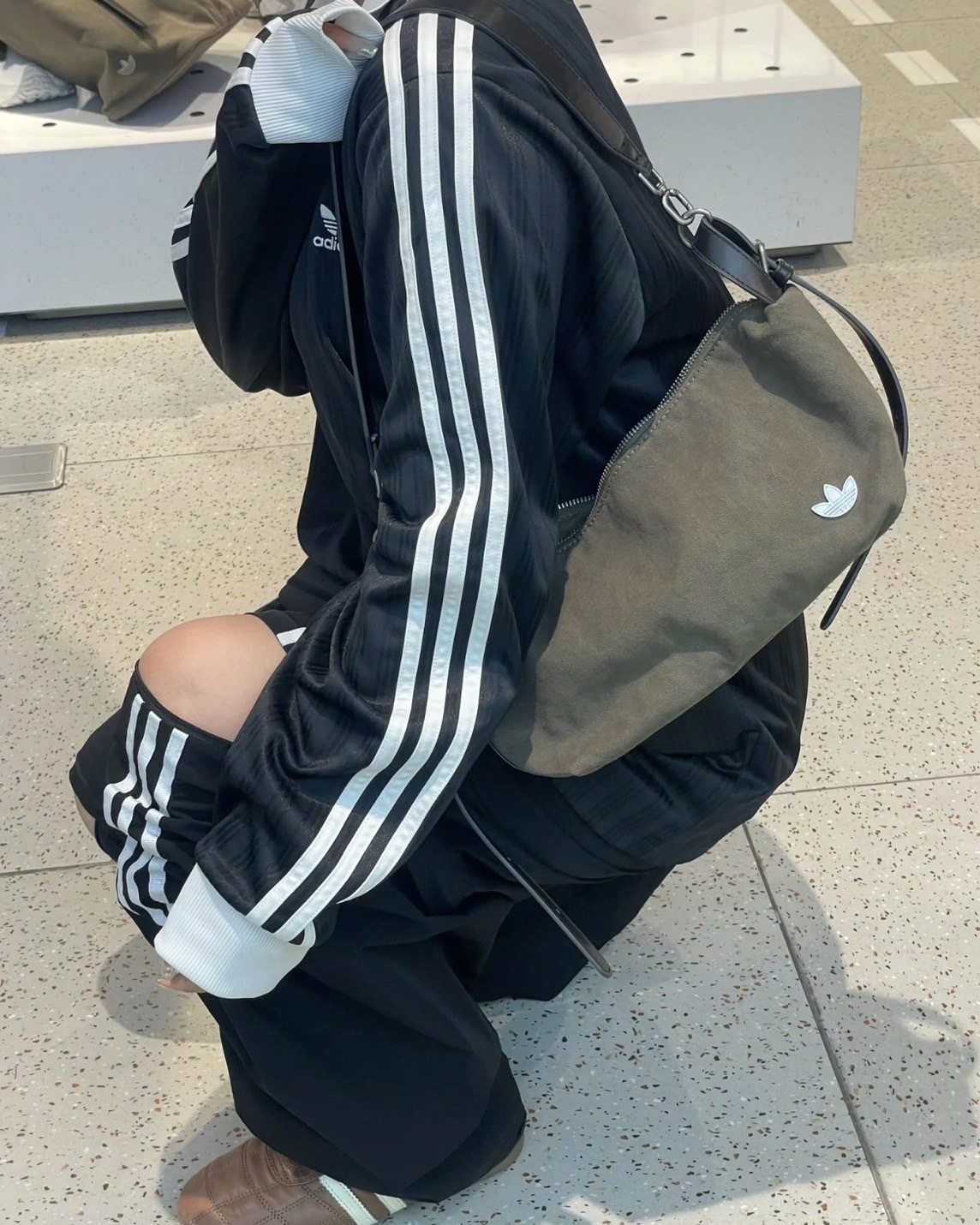 【現貨】Adidas Originals 復古 肩背包 托特包 棕褐色 2款