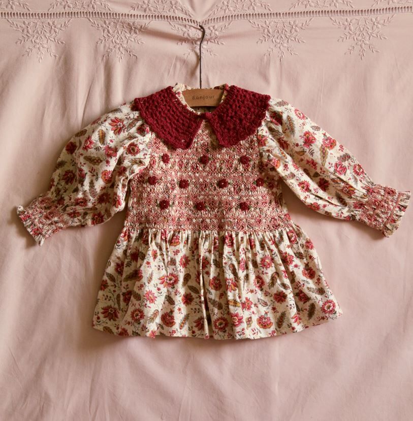 BONJOUR DIARY 可拆領刺繡印花上衣 HANDSMOCK BLOUSE WITH REMOVABLE CROCHET COLLAR