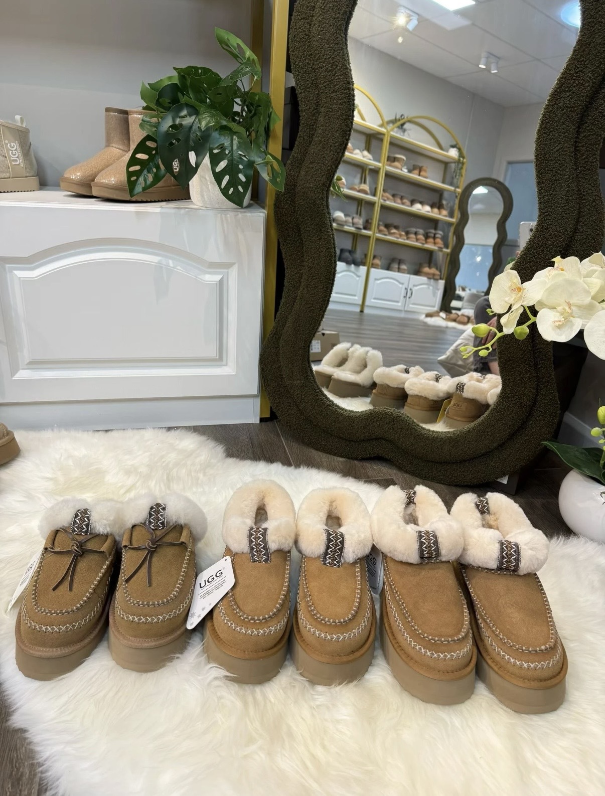 [2025 新款] UGG Letitia 系列 厚底拖鞋 (Australian Sheppard)