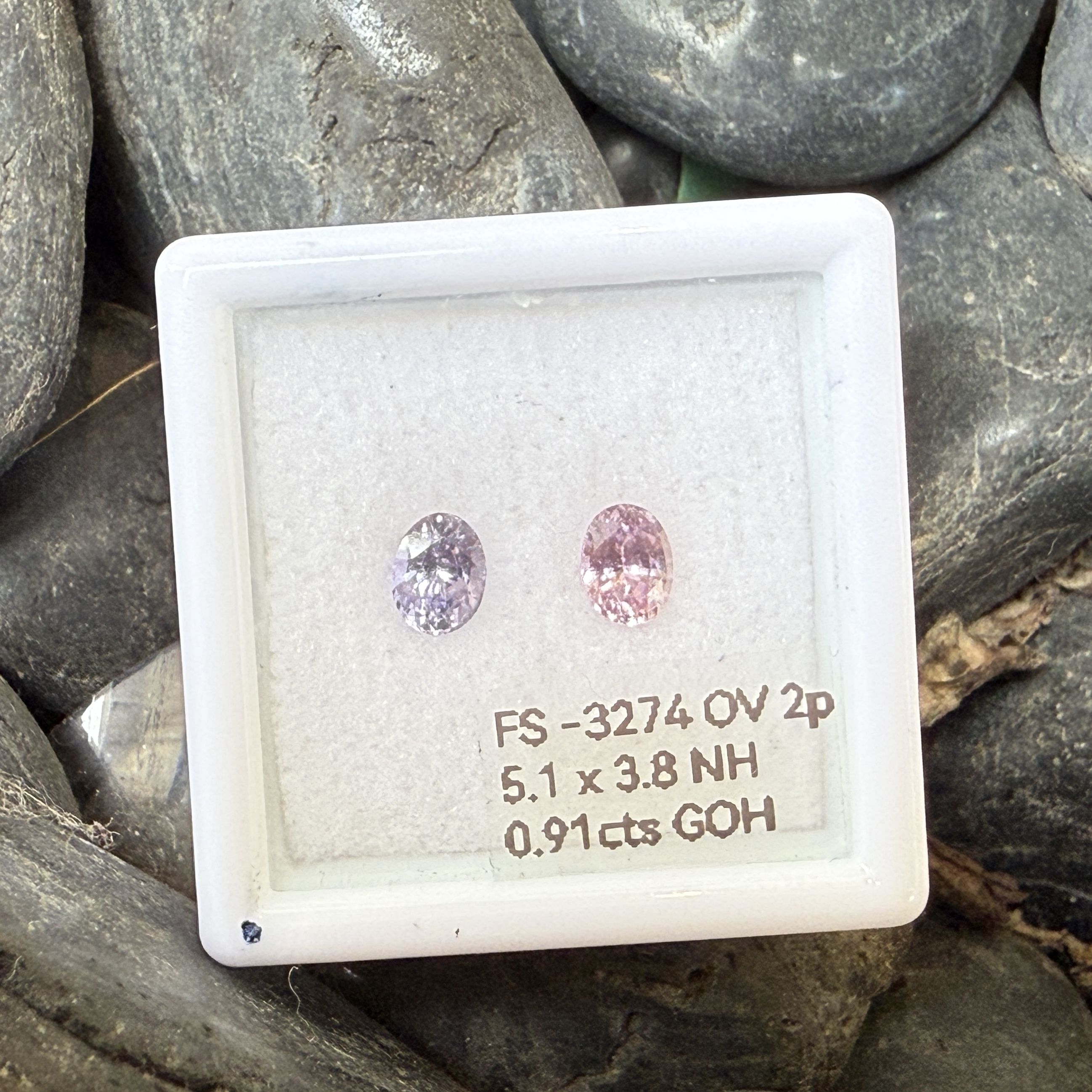 0.91ct 無燒紫色+粉紅藍寶石 - 裸石一對