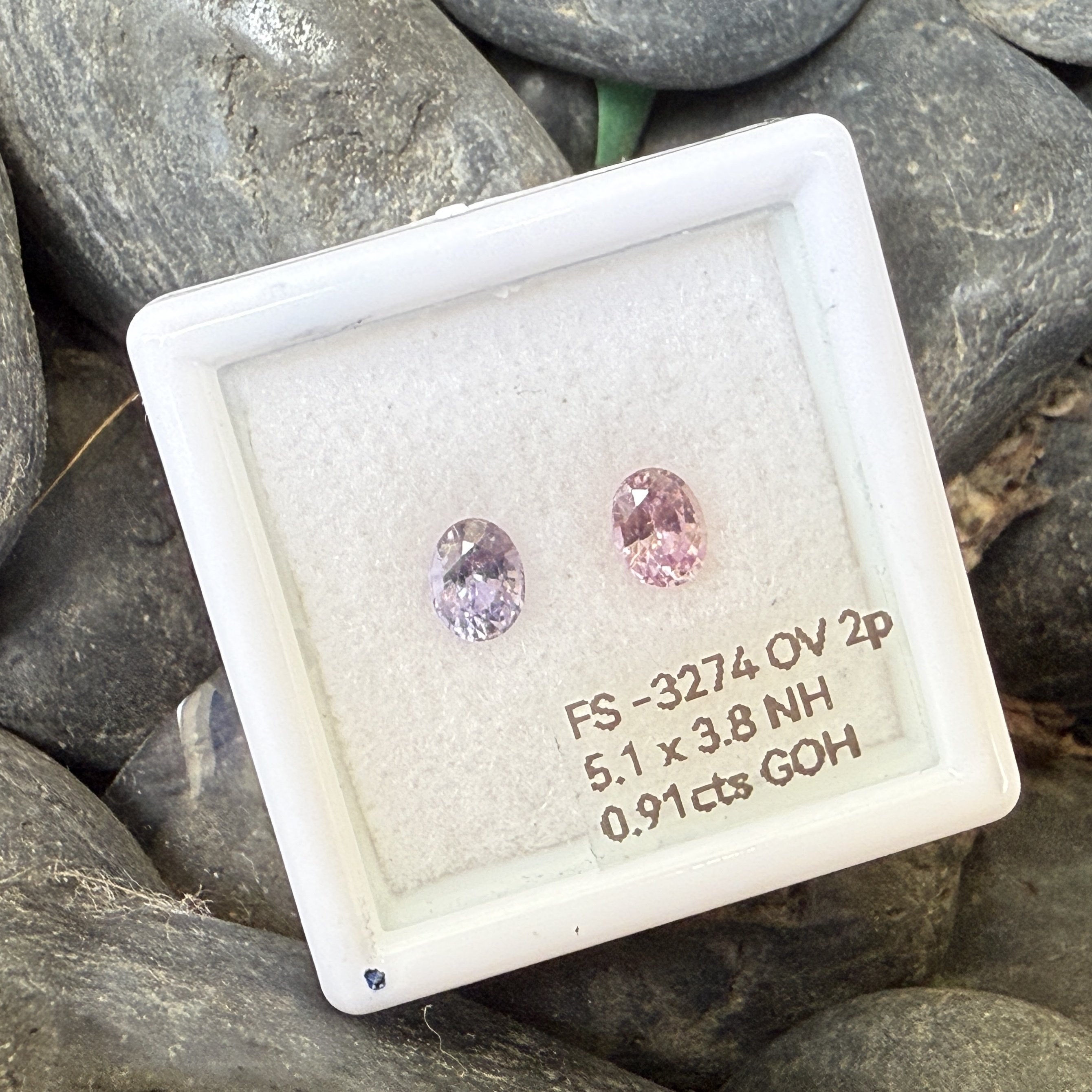 0.91ct 無燒紫色+粉紅藍寶石 - 裸石一對