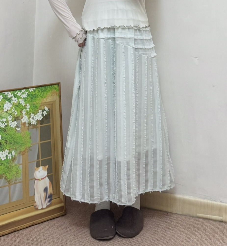 流蘇不規則半身裙（後開叉）