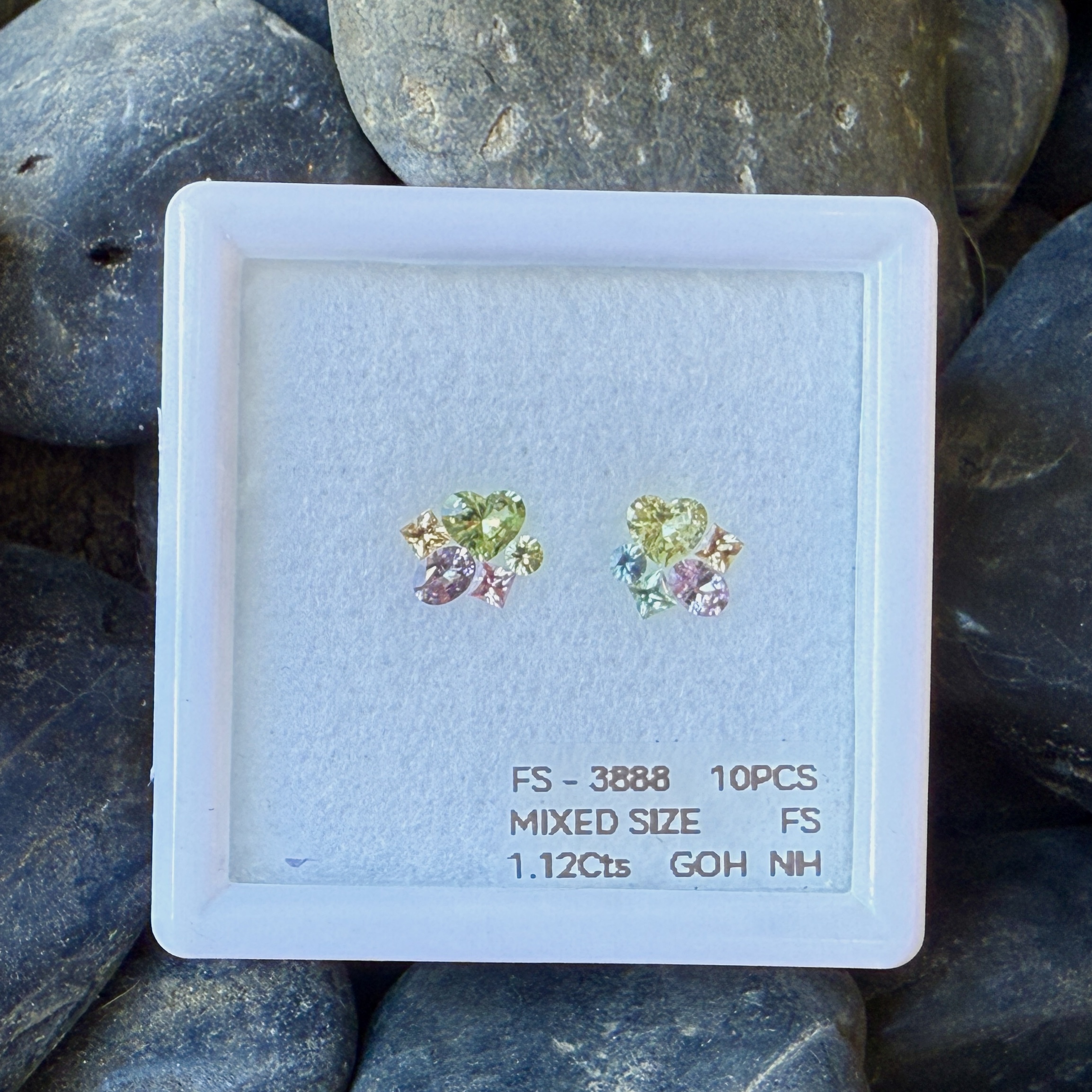 Fancy Cut 無燒藍寶石 - 裸石一盒