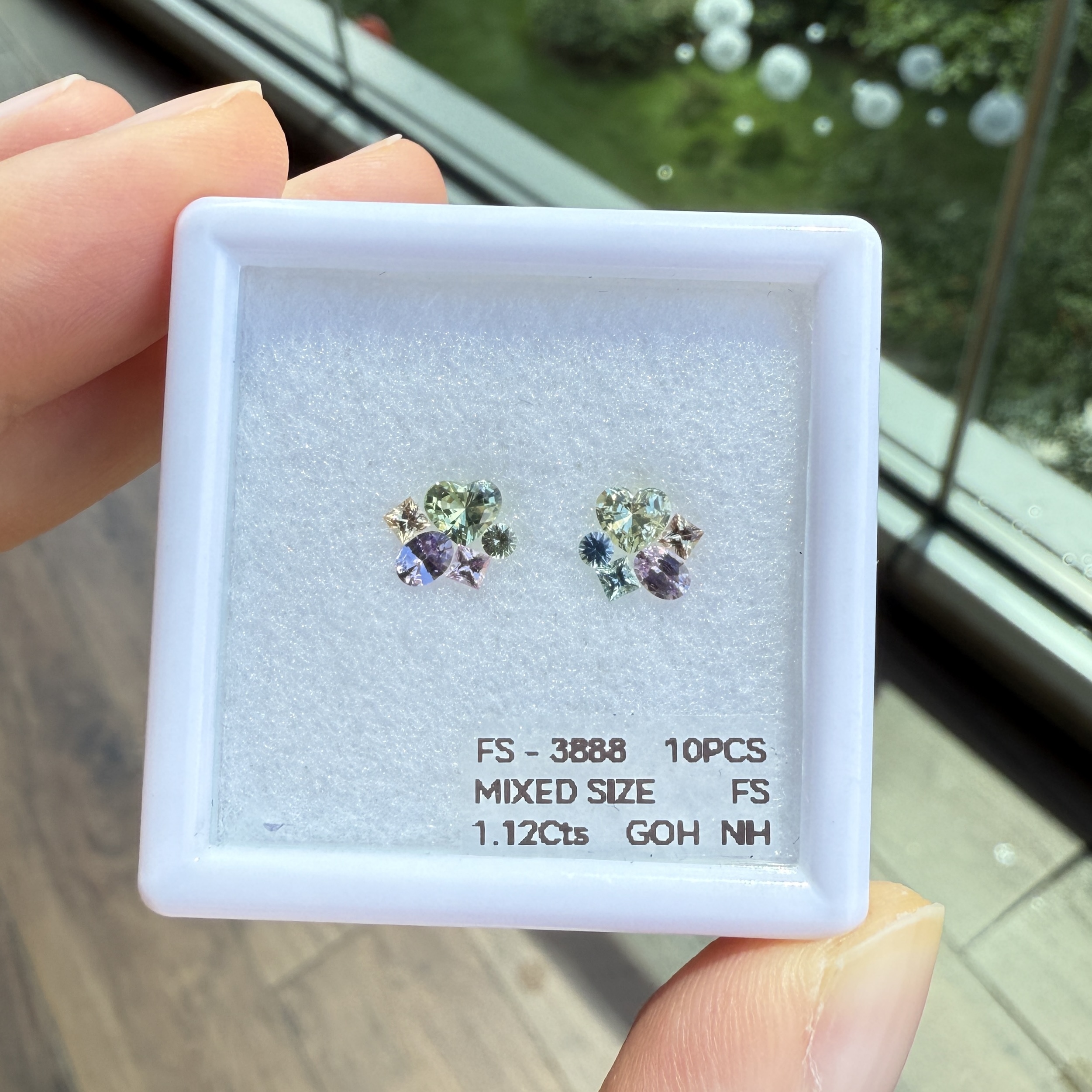 Fancy Cut 無燒藍寶石 - 裸石一盒