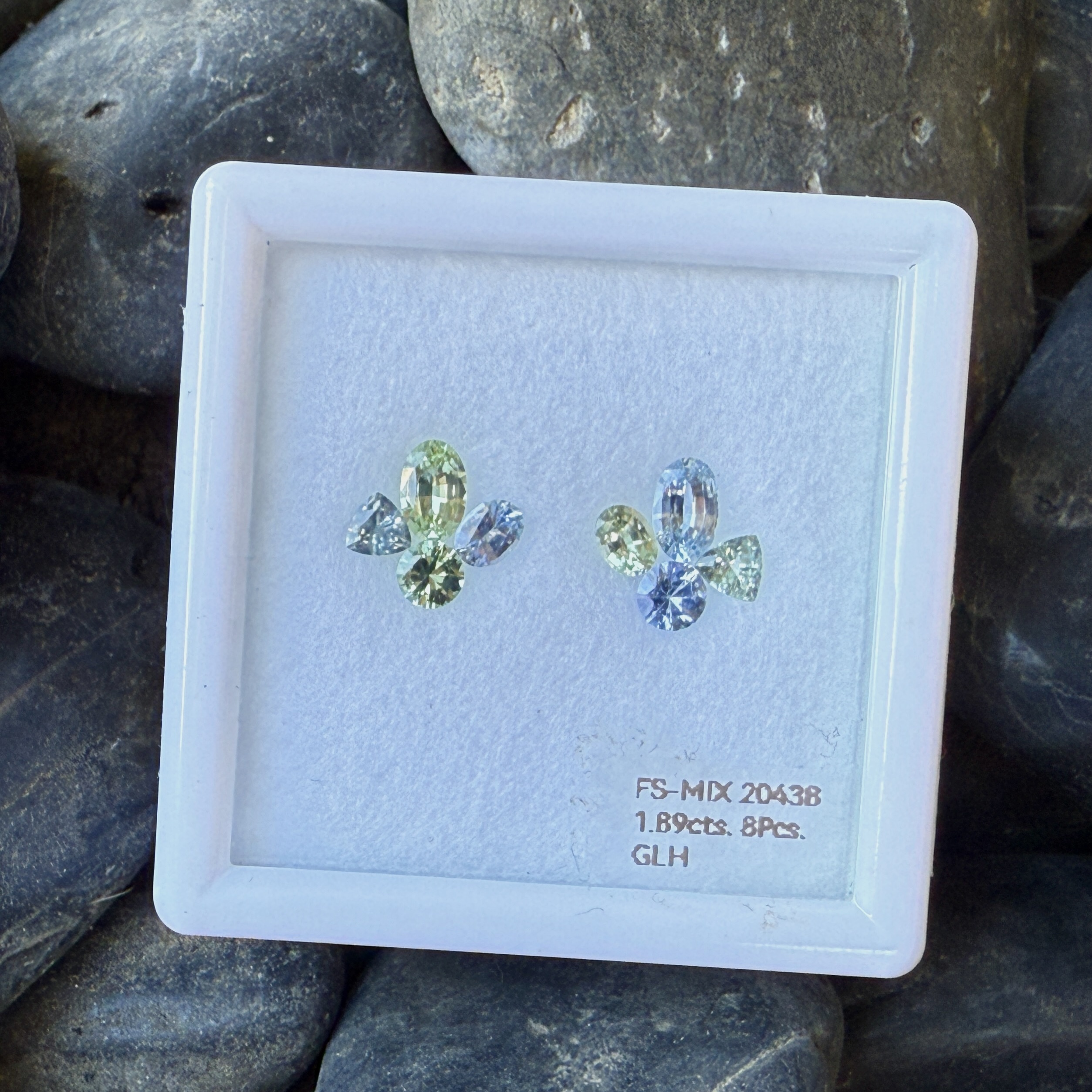 Fancy Cut 無燒藍寶石 - 裸石一盒