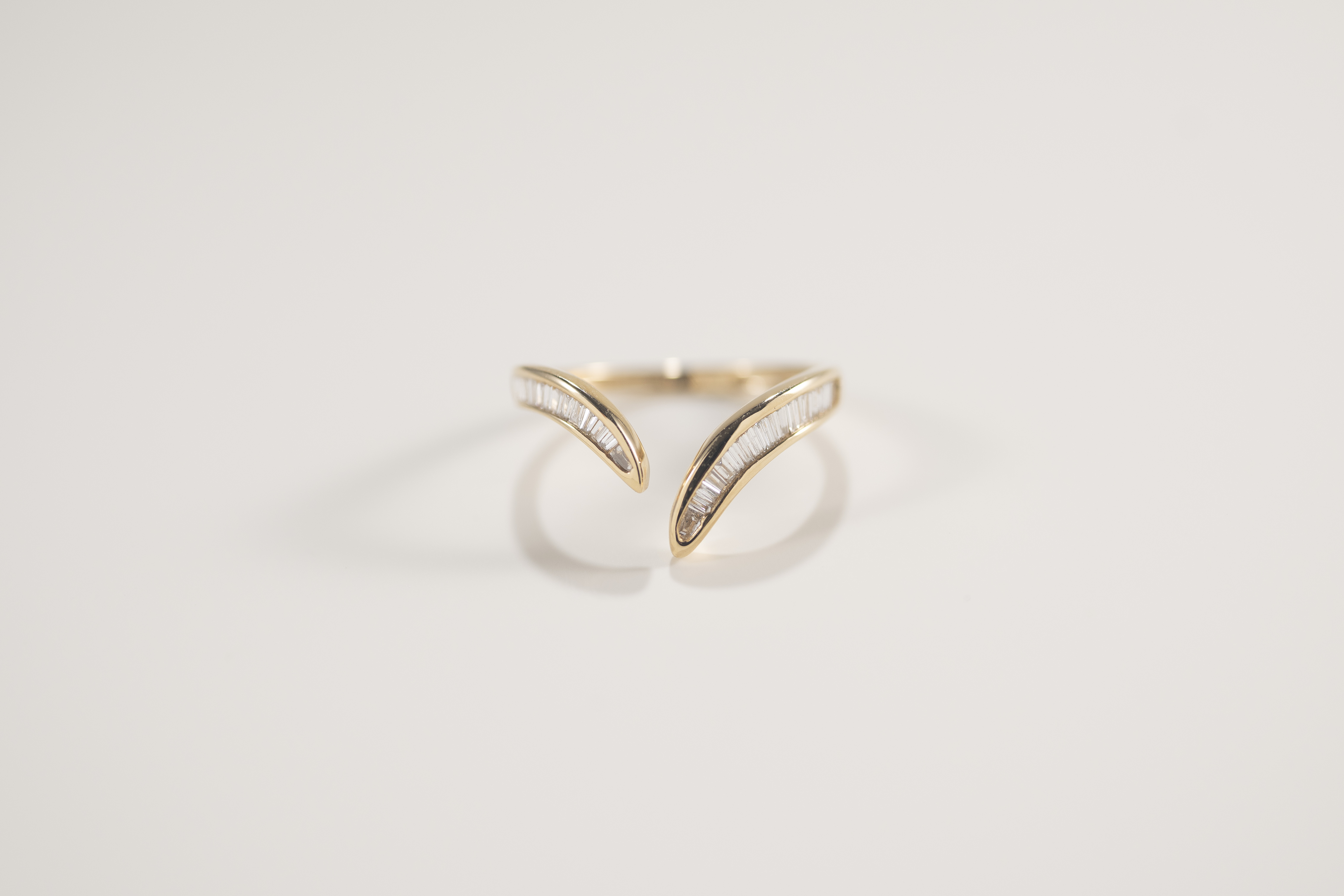 18K Open 'V' Diamond Ring