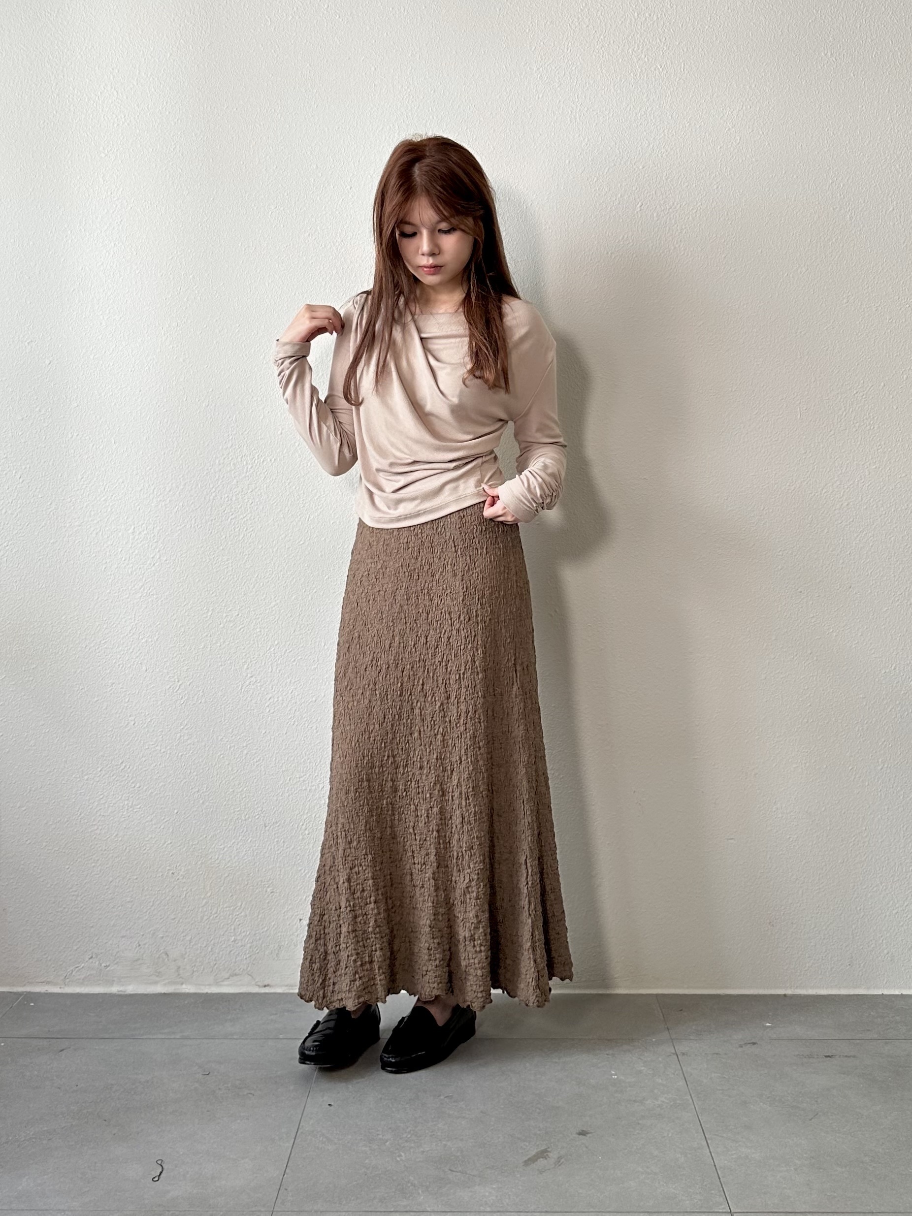 小性感～墮領褶袖上衣 - BL53760