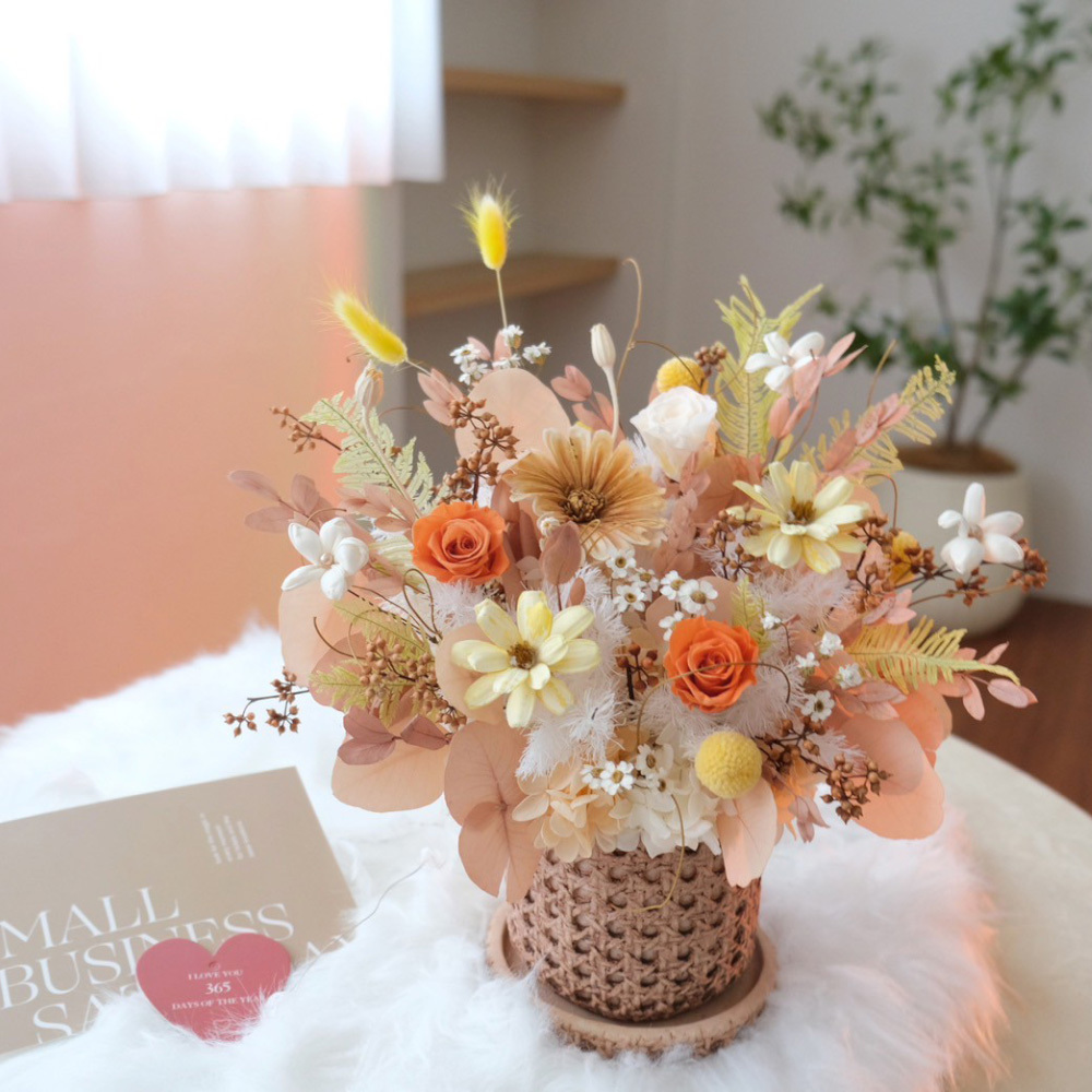 假期的午後陽光永生盆花 亮色