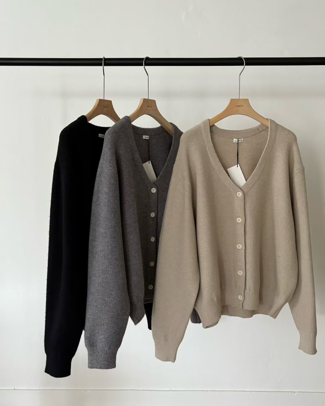 PE5015 V領開胸暗紋冷衫