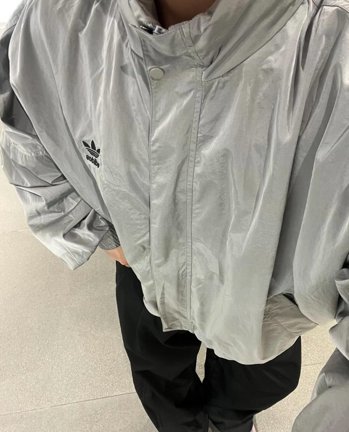 Adidas Originals 立領外套 防風外套 連帽外套 帽可以收 反光 落肩 燈籠袖 短版 黑色 灰色(任買兩件711免運)/預購