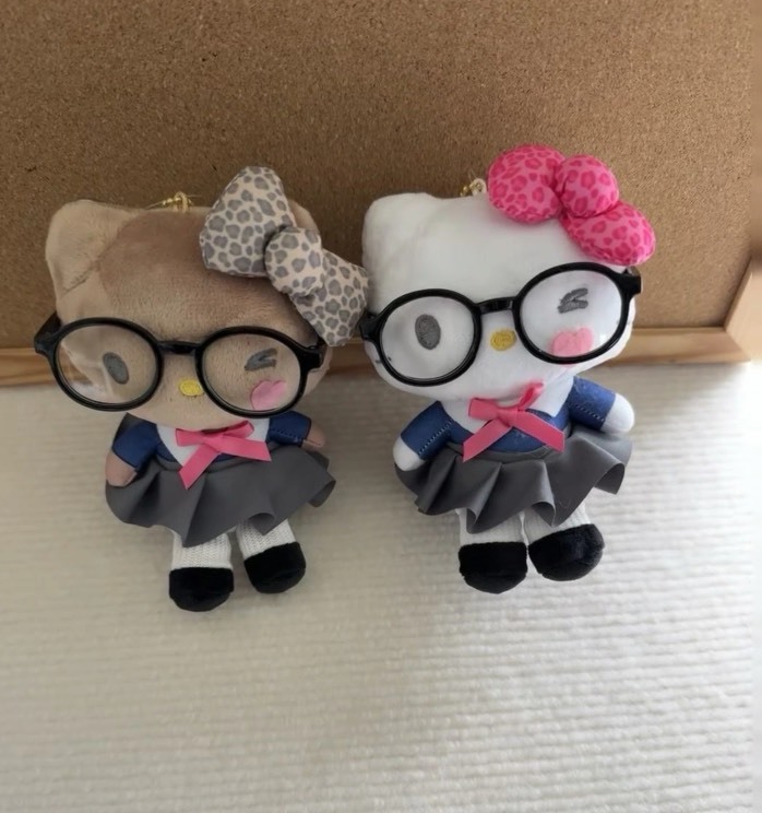 HELLO KITTY 制服系列 掛飾 旋轉木馬屋