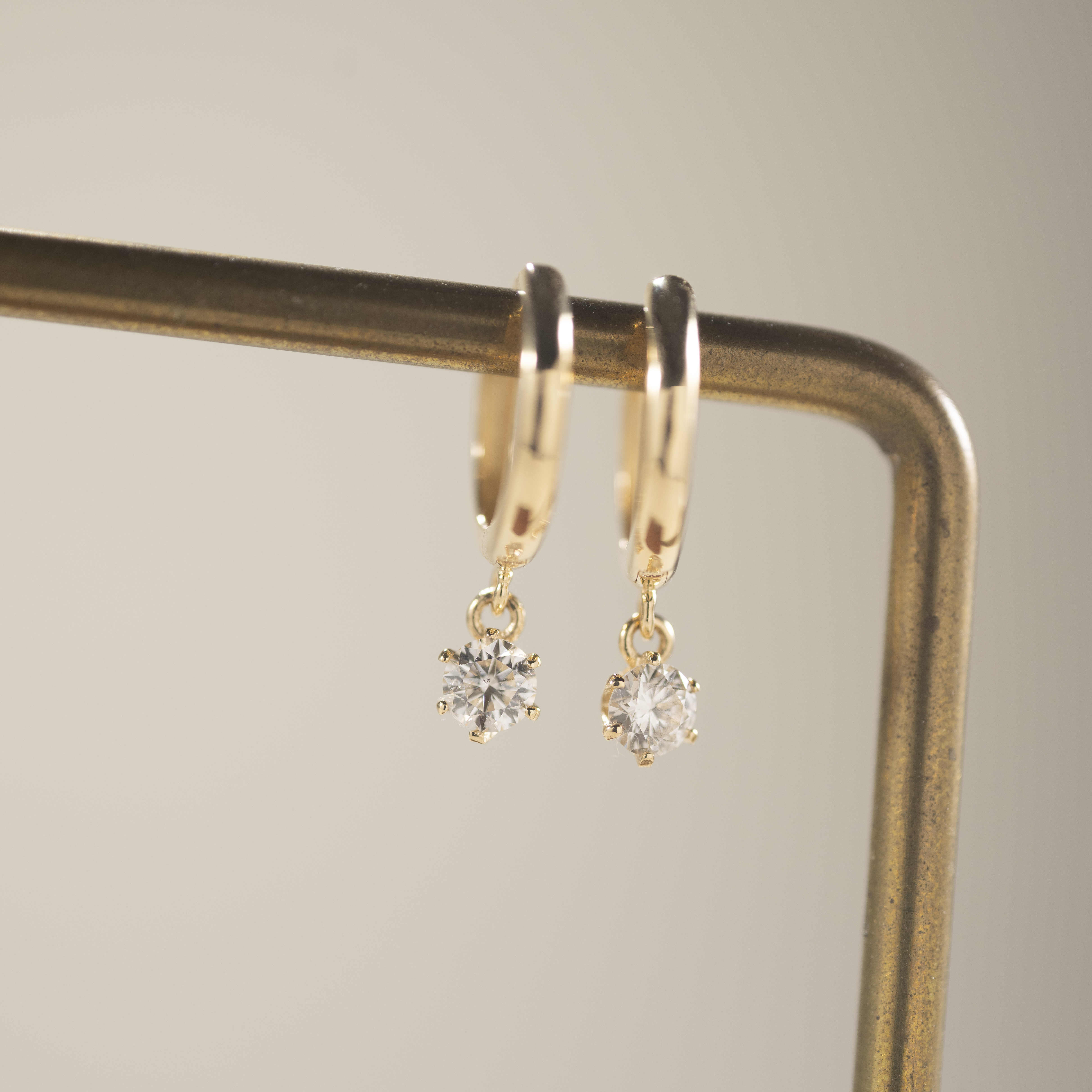 18K Hoop Diamond Earring