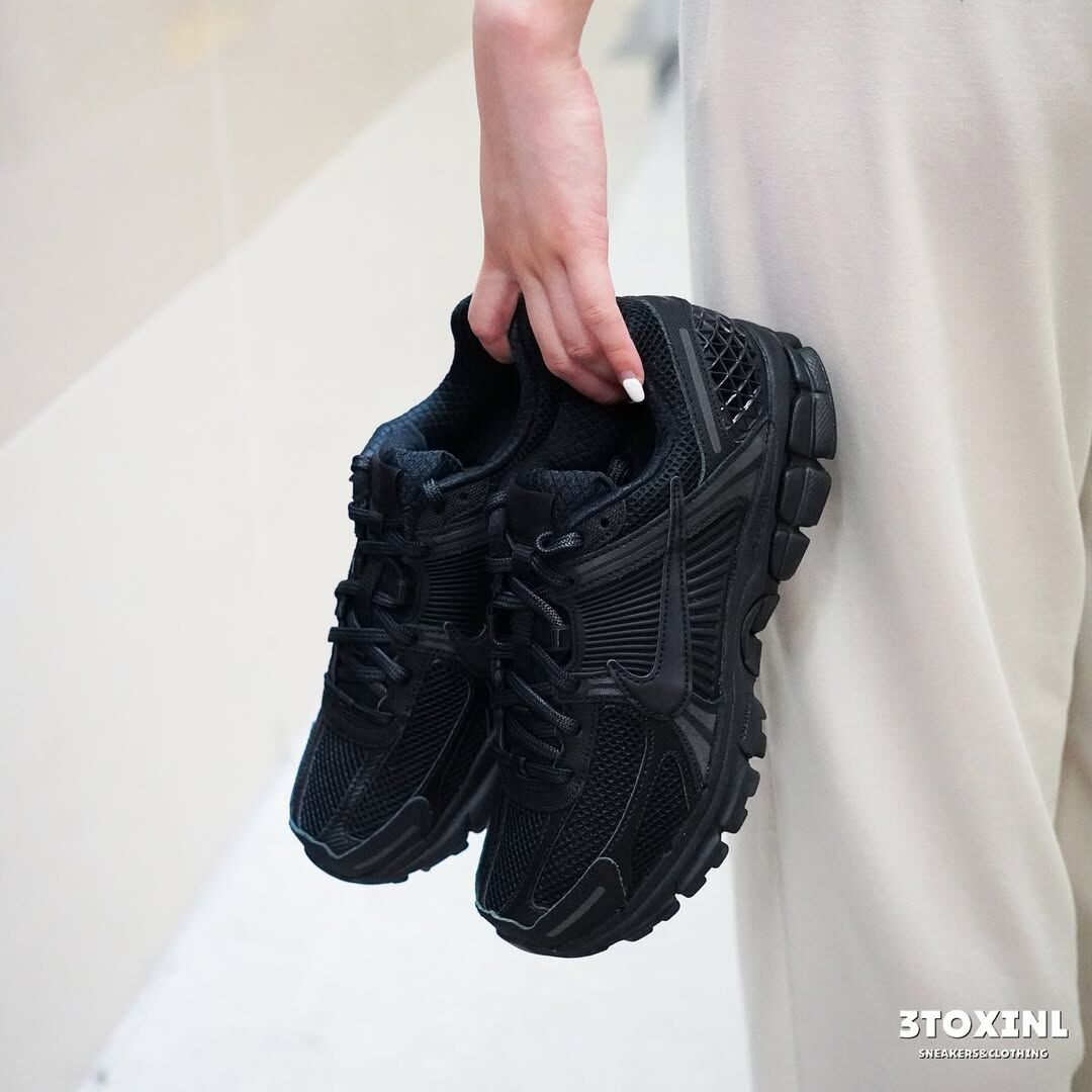 (預訂) Nike Zoom Vomero 5 - Triple Black