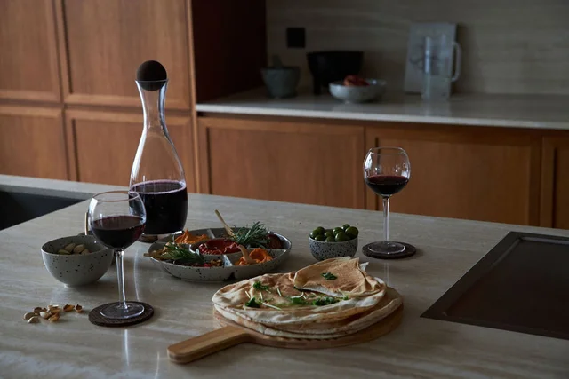 Sagaform Nature-竹盤系列，作為Pizza盤，搭配紅酒