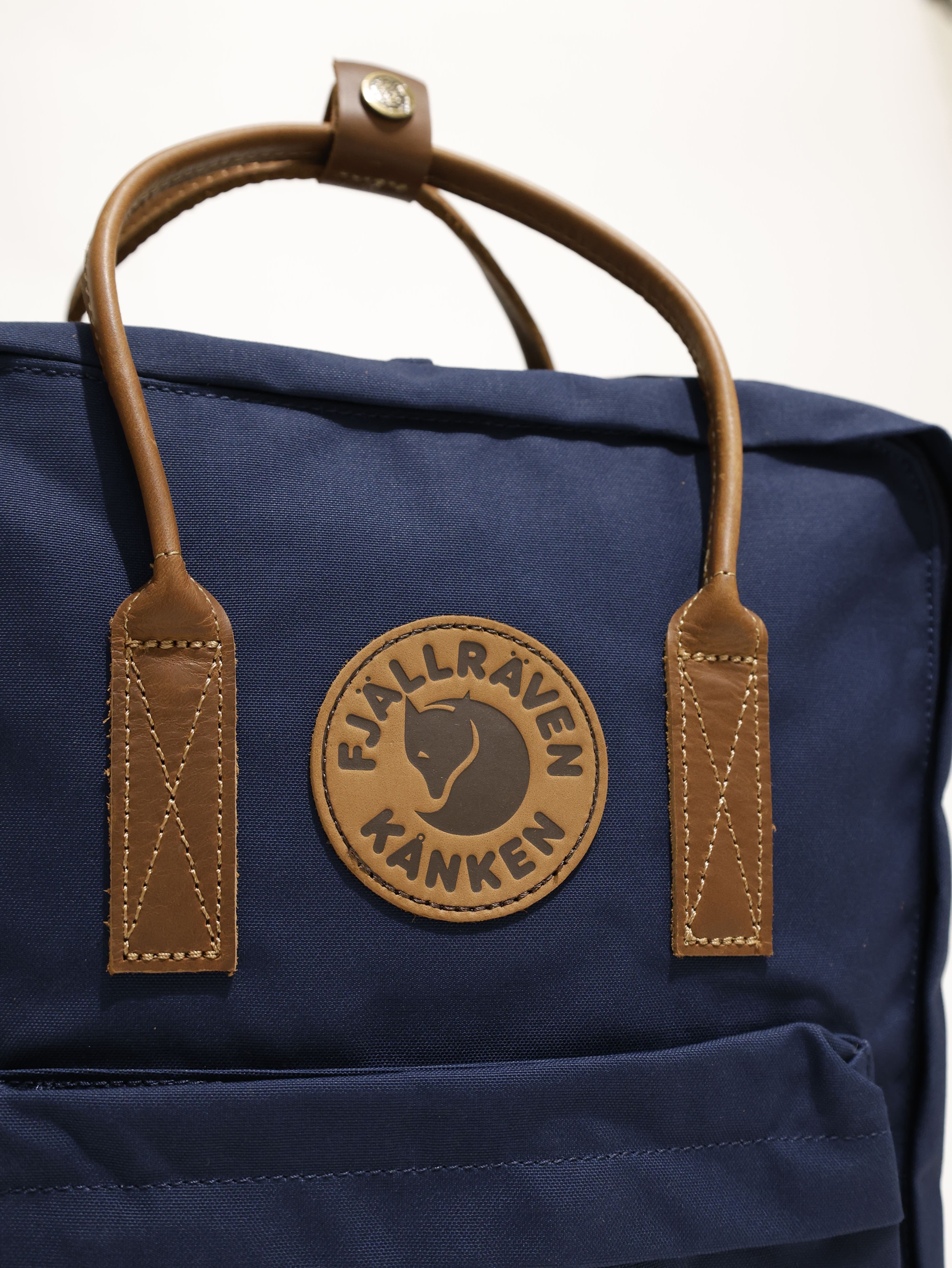 瑞典國民品牌 戶外品牌 運動機能 北歐皇室御用 FJALLRAVEN 小狐狸 Kanken No.2 後背包 皮革 空肯包 FR23565 書包 高級感 皮革點綴