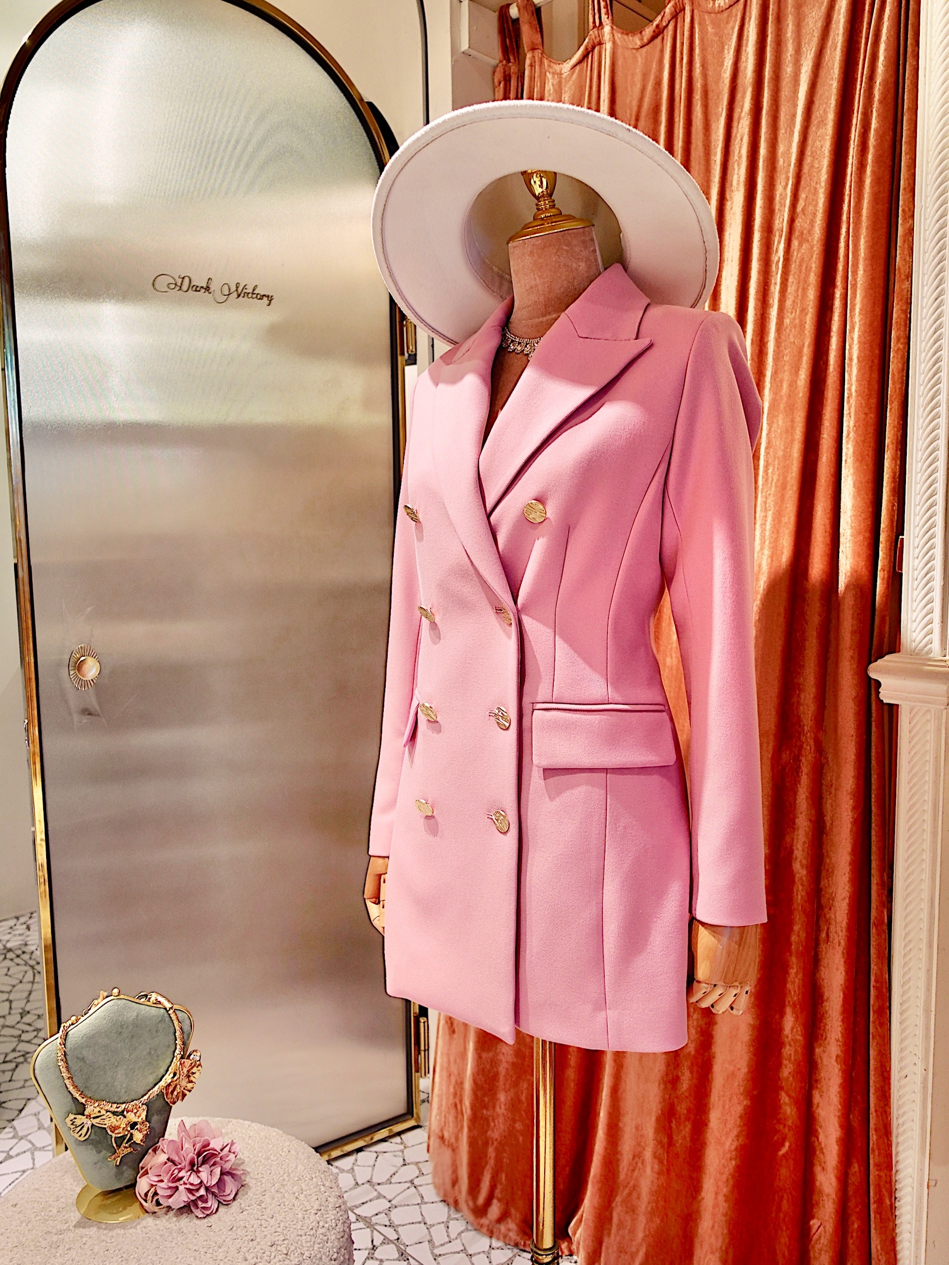 Baby Pink粉红色金釦西裝洋裝