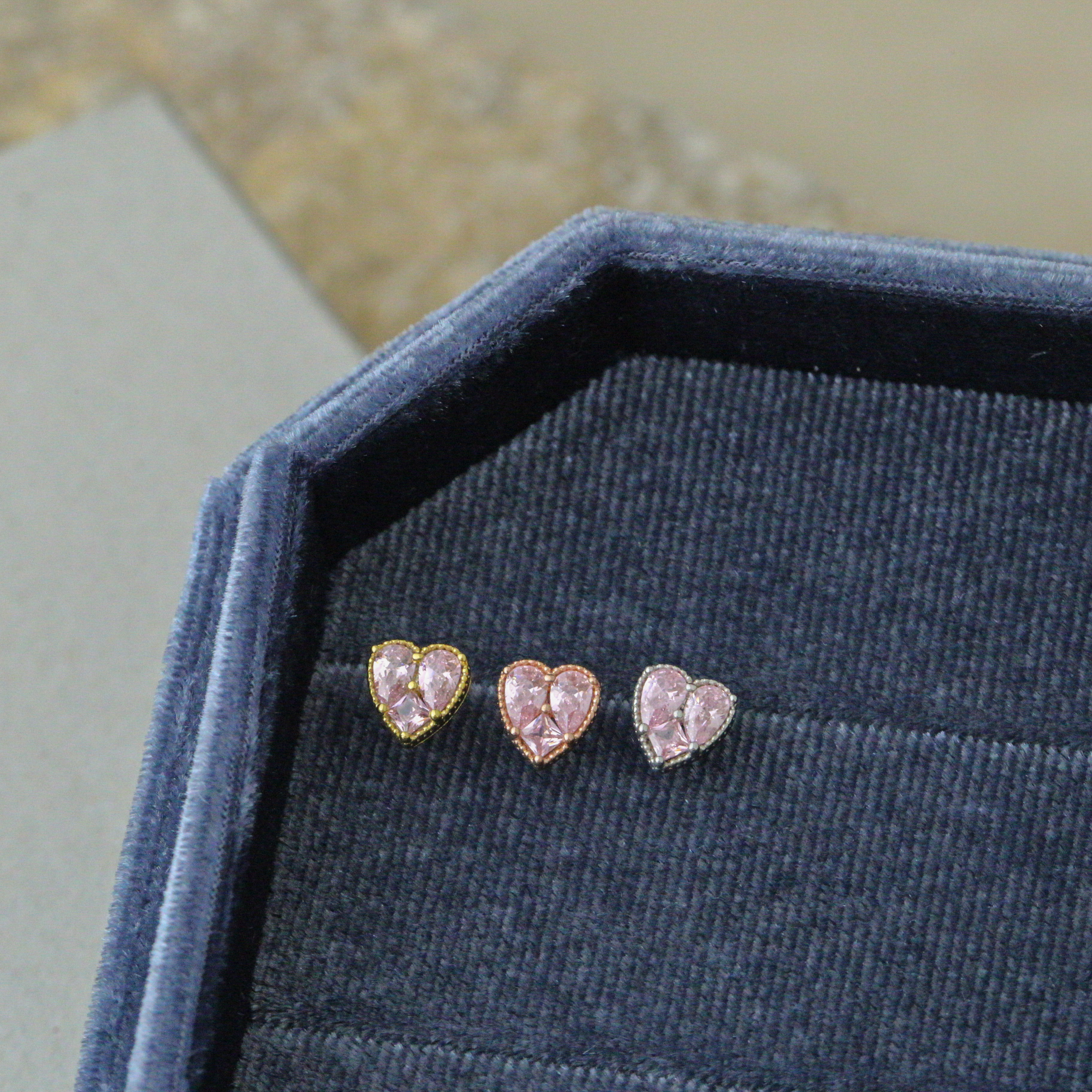 Sve11 (粉紅愛心鋯石、白色愛心鋯石鎖珠耳環)