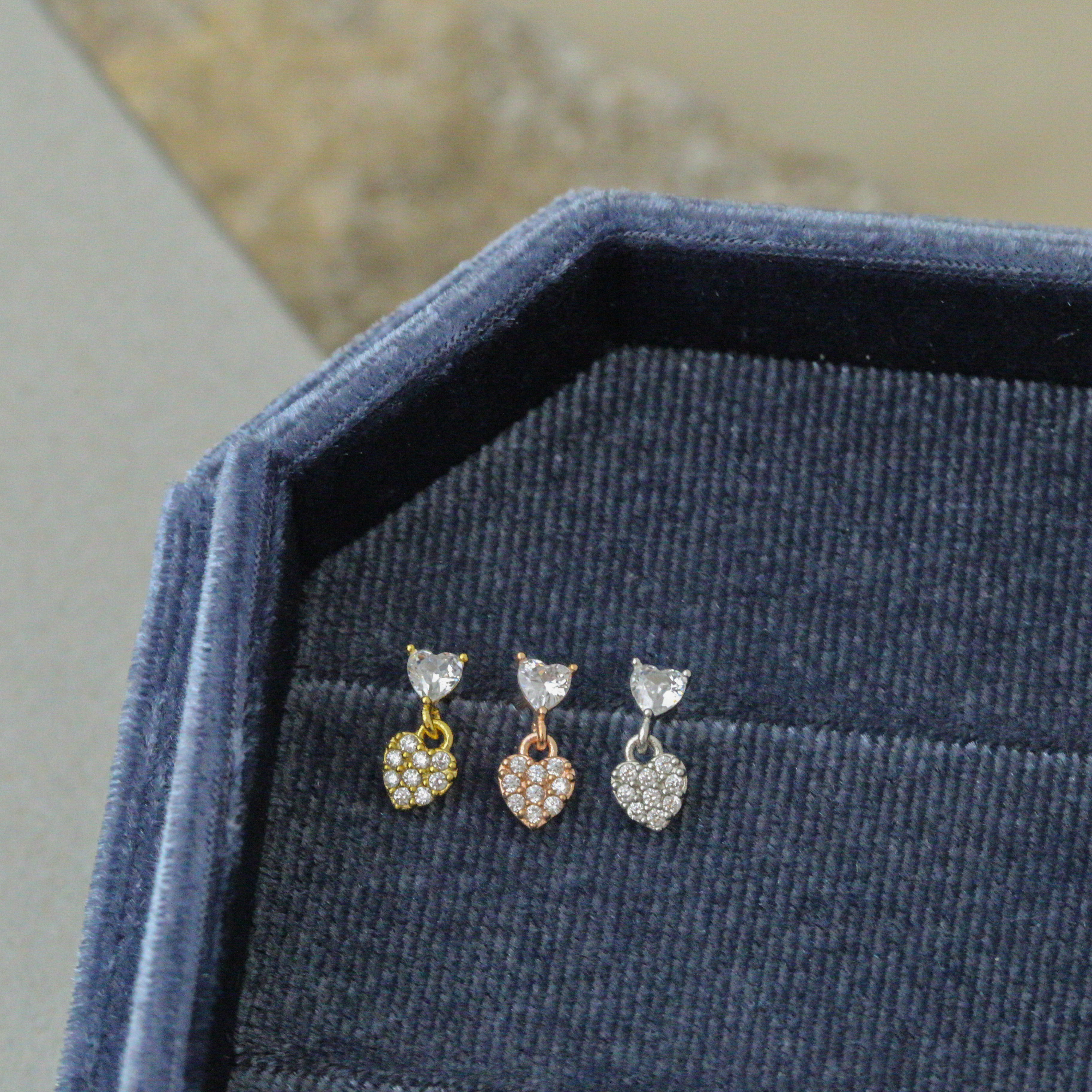 Sve12 (垂吊鋯石愛心耳環）