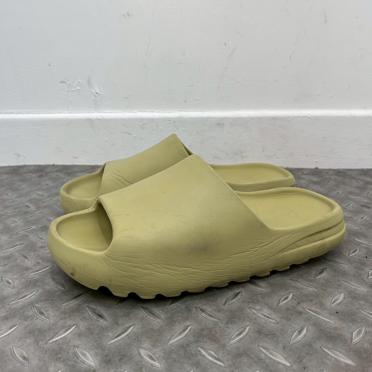 ADIDAS YEEZY SLIDE Resin SIZE 30CM