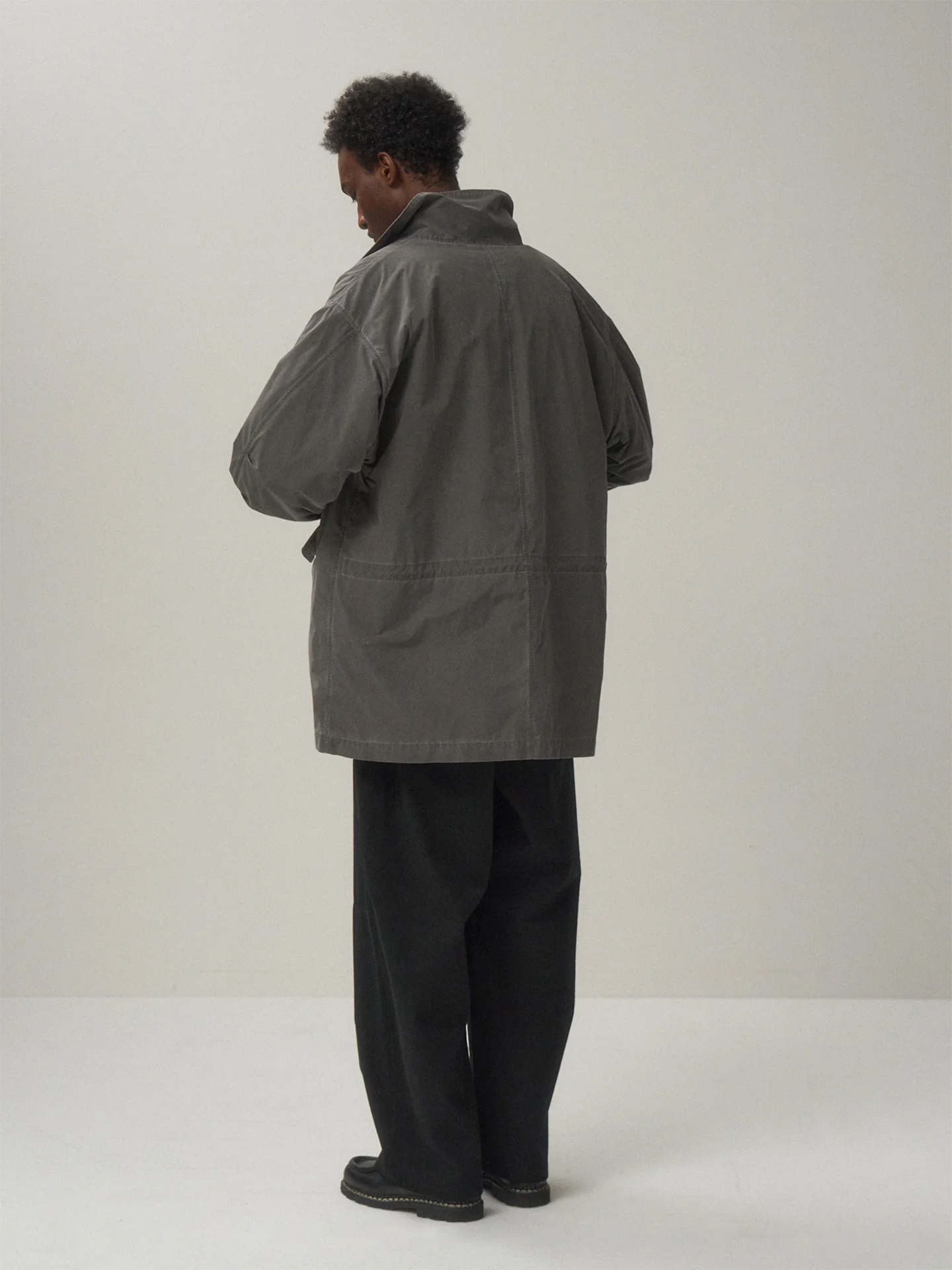 ATON Pigment Air Weather Short Mods Coat Sumi