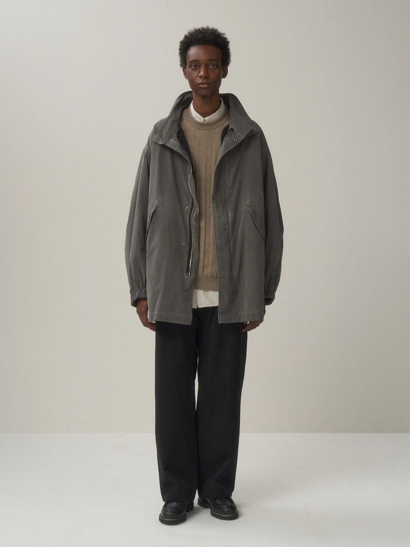 ATON Pigment Air Weather Short Mods Coat Sumi