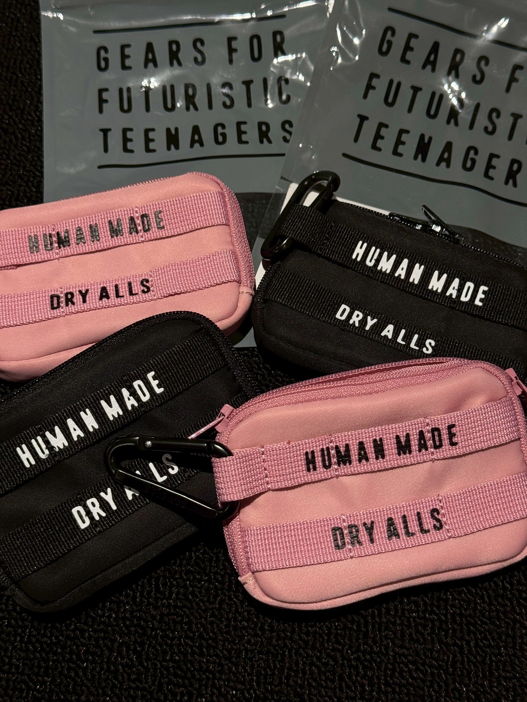 HUMAN MADE 掛扣小卡包