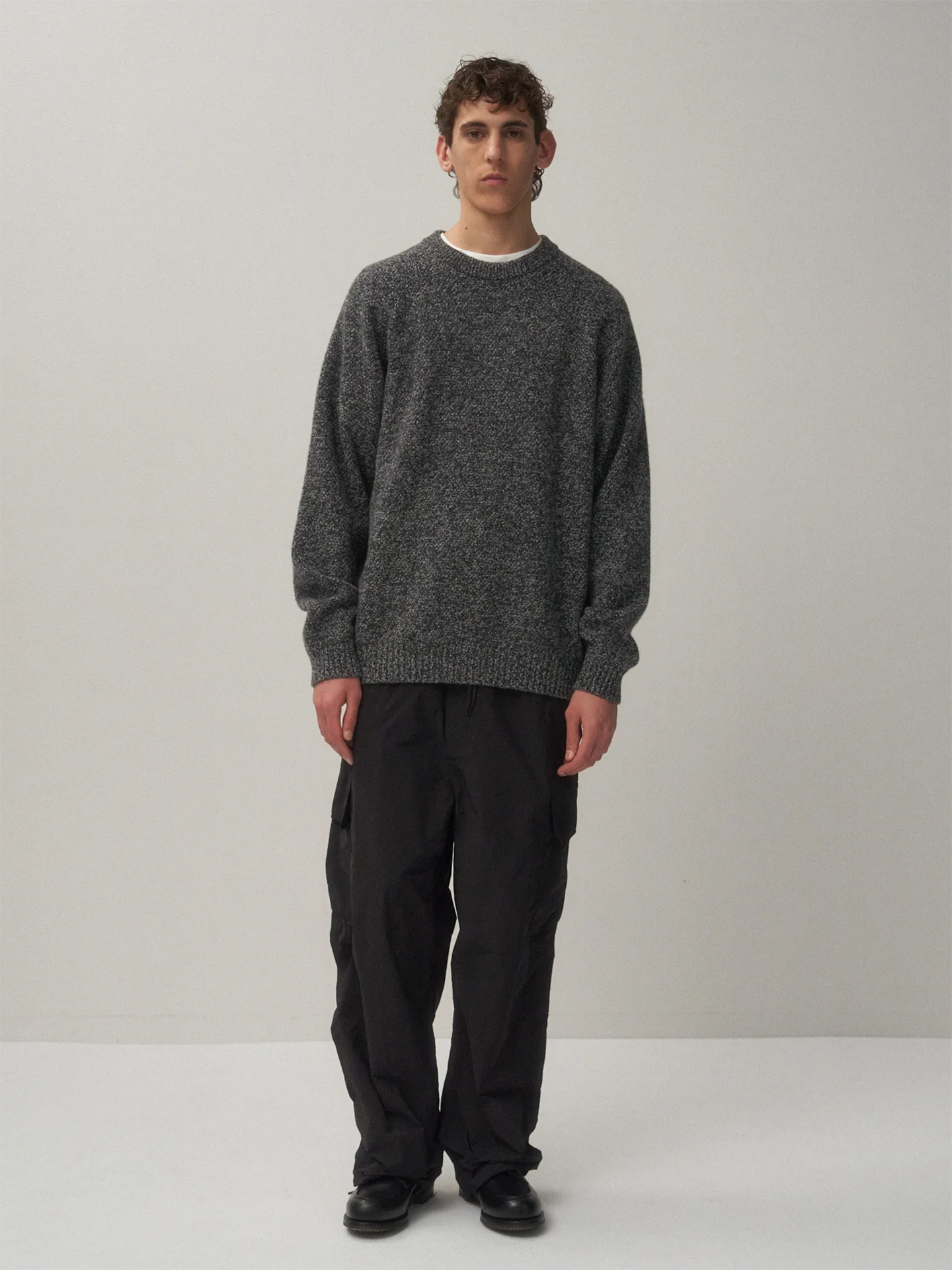 トップス ATON LAMBS WOOL CREW NECK SWEATER ATON Lambs Wool Crewneck Sweater Charcoal Moku
