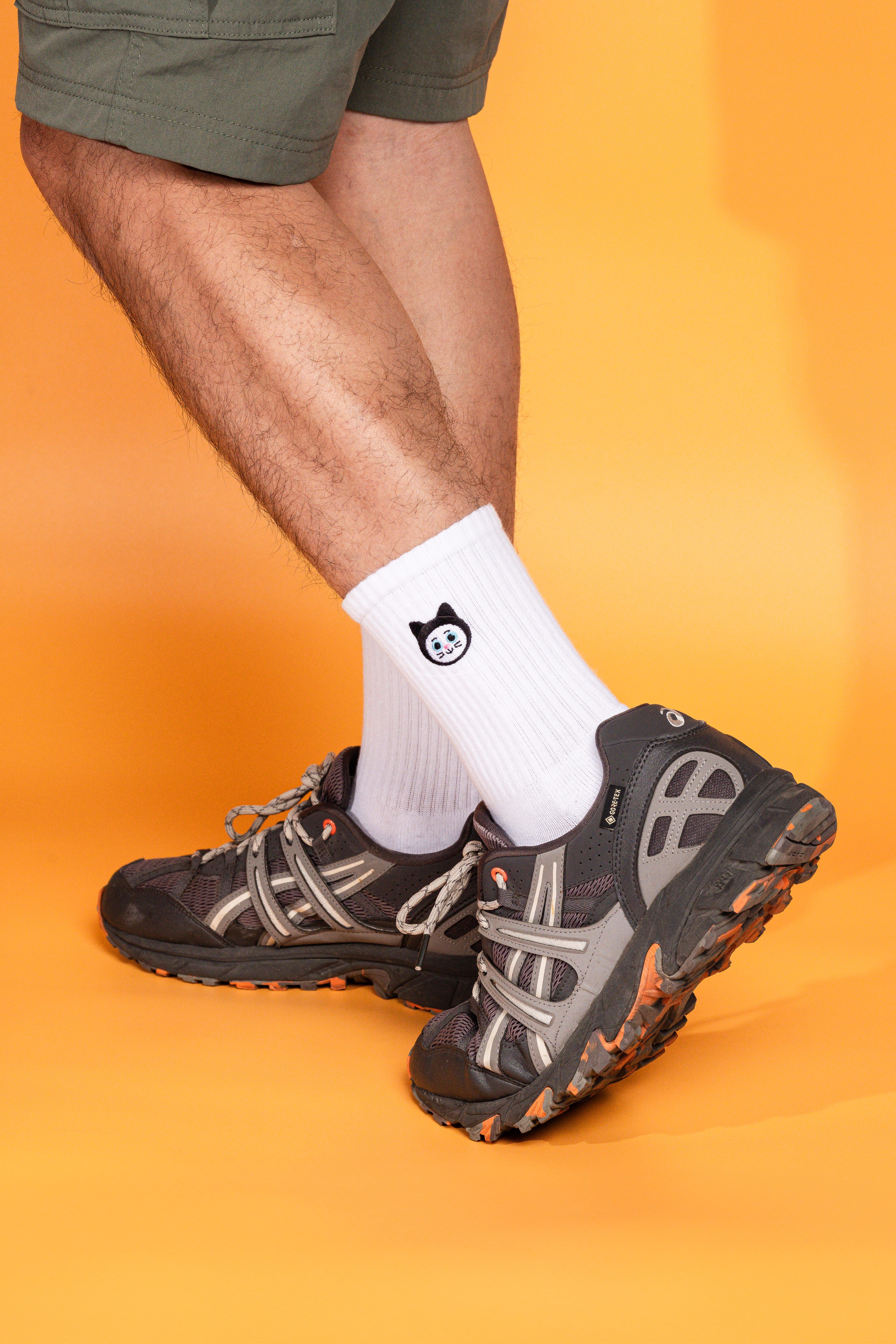 乒乒乓乓貓/電繡素襪