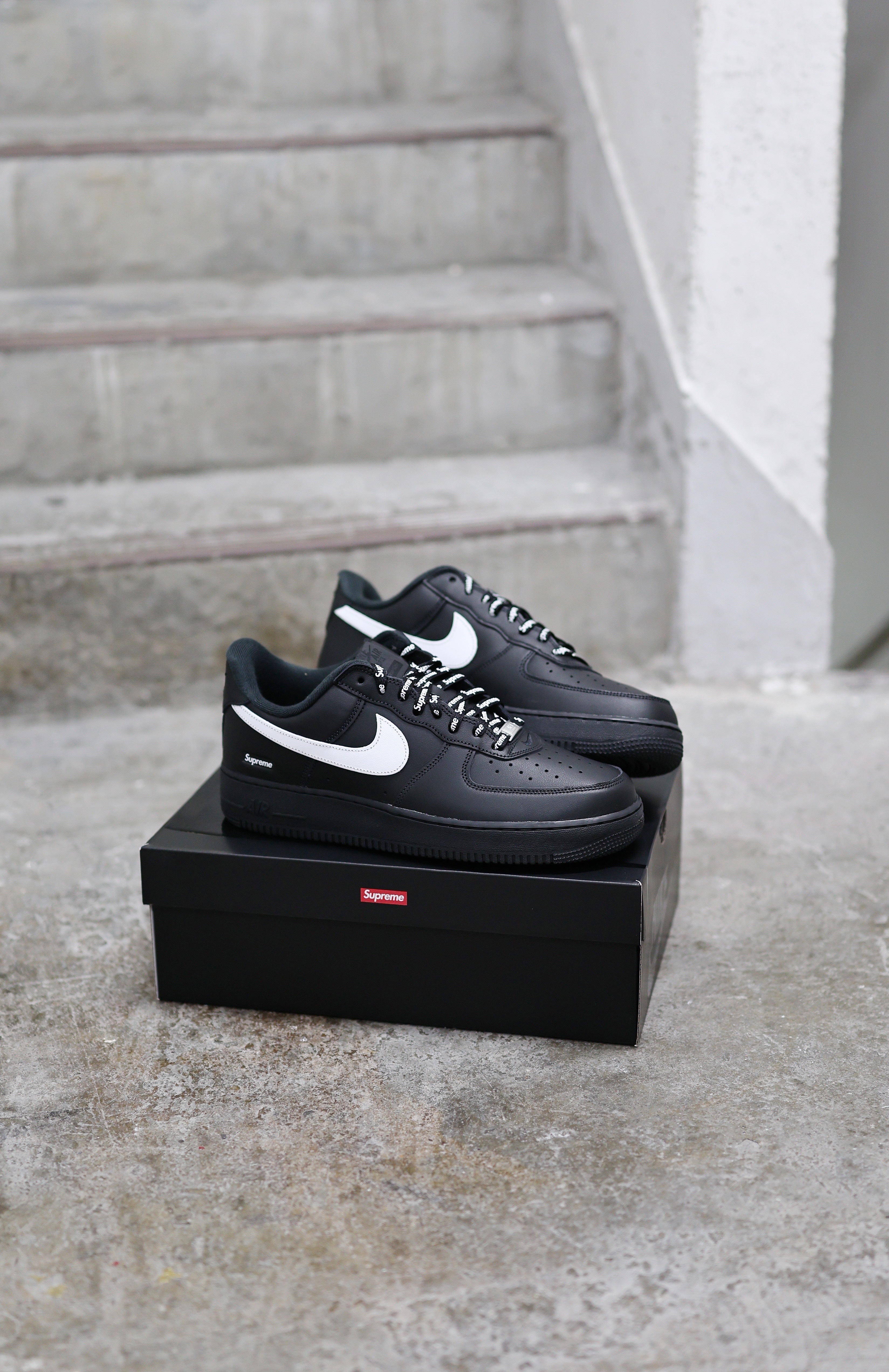 Supreme x Nike Air Force 1 Low Black White CU9225-002