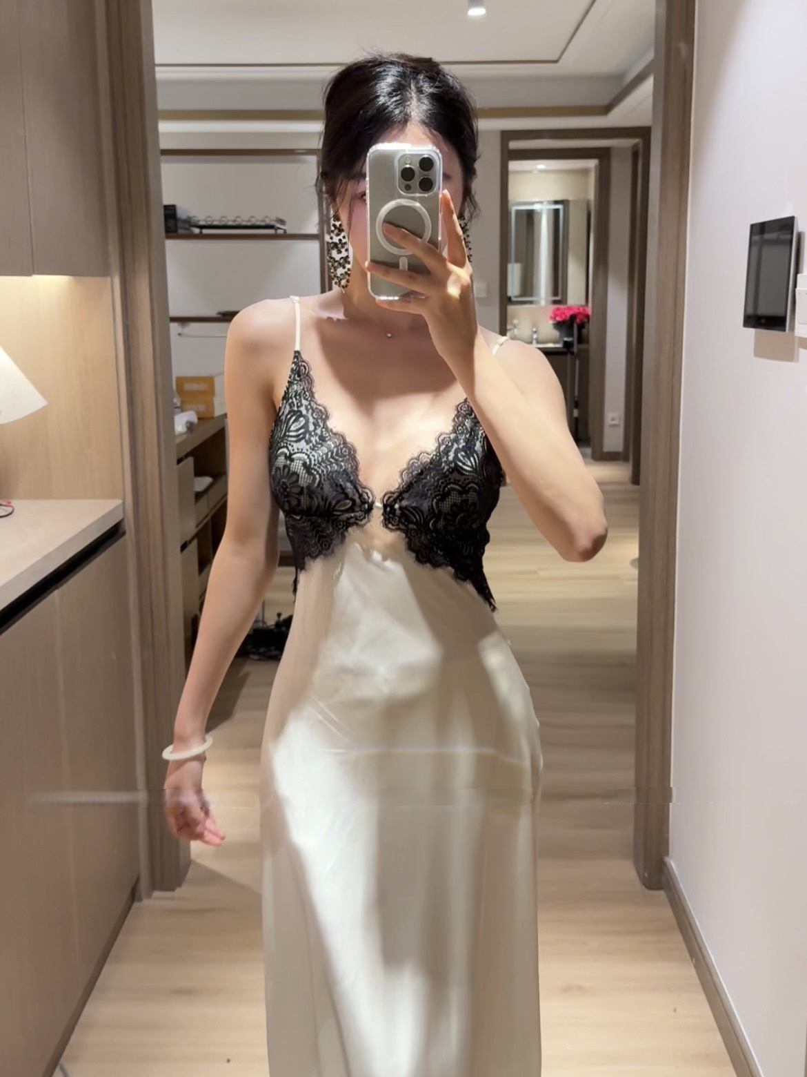 高級露背 蕾絲綢緞睡衣裙