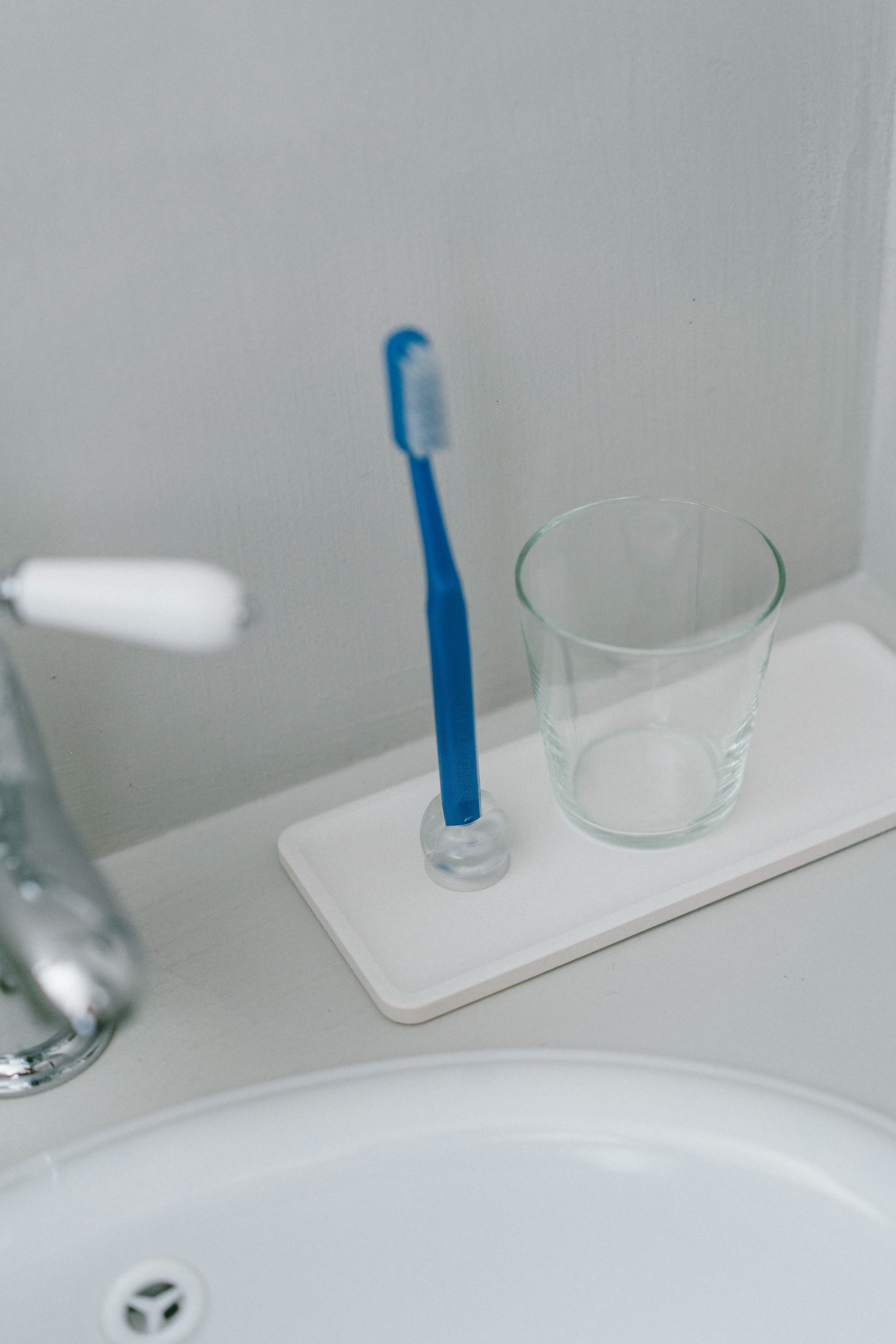 MARNA吸盤式／立式透明牙刷架（兩入）