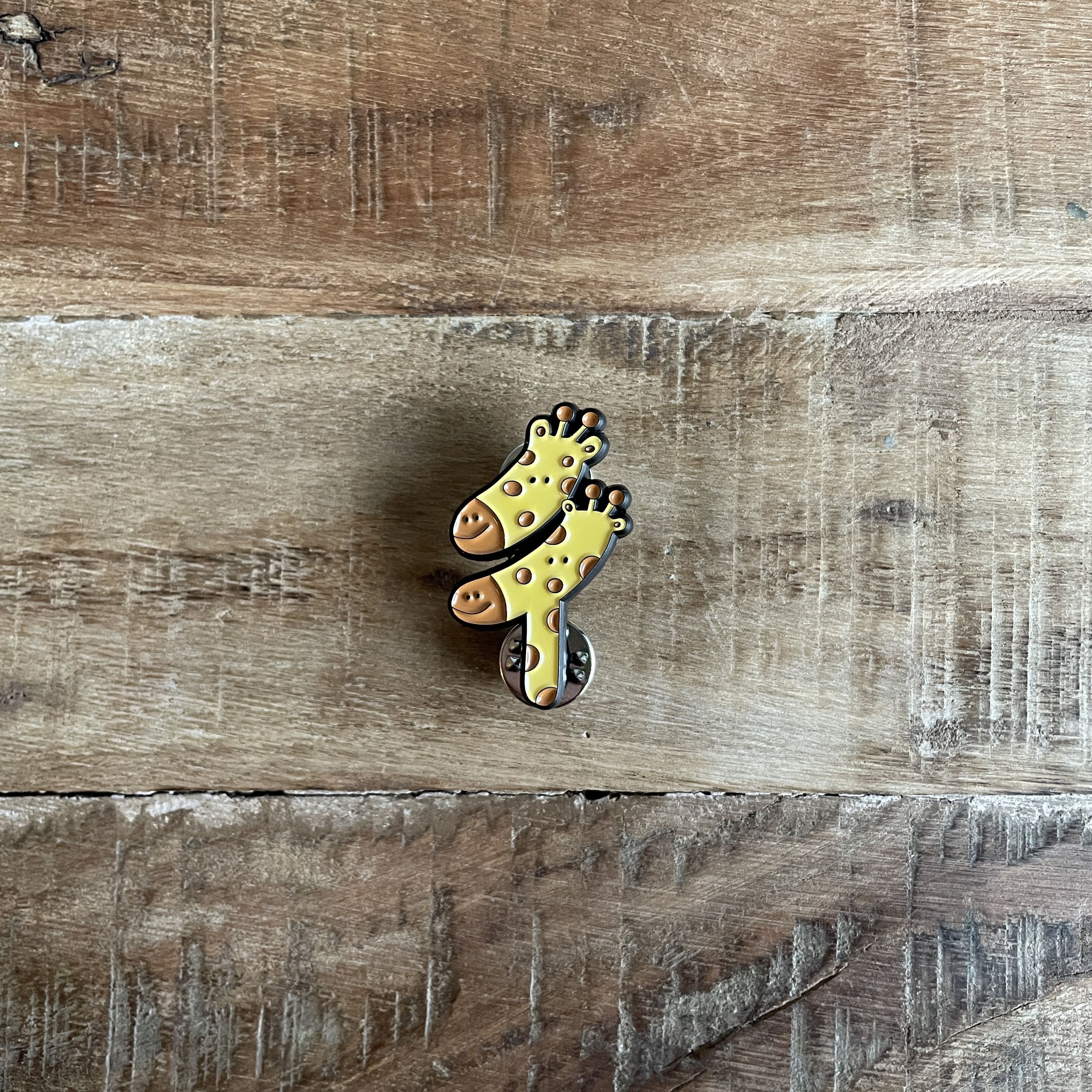 長頸鹿的「ㄔ」/銅烤漆金屬徽章/注音符號系列