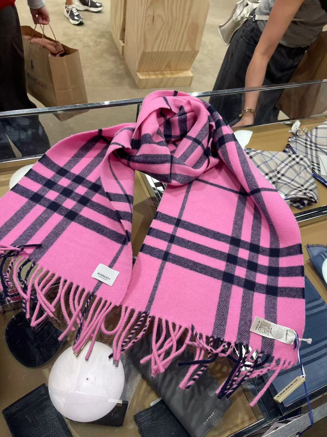 Burberry MU Giant Check Wool Scarf Bubblegum pink