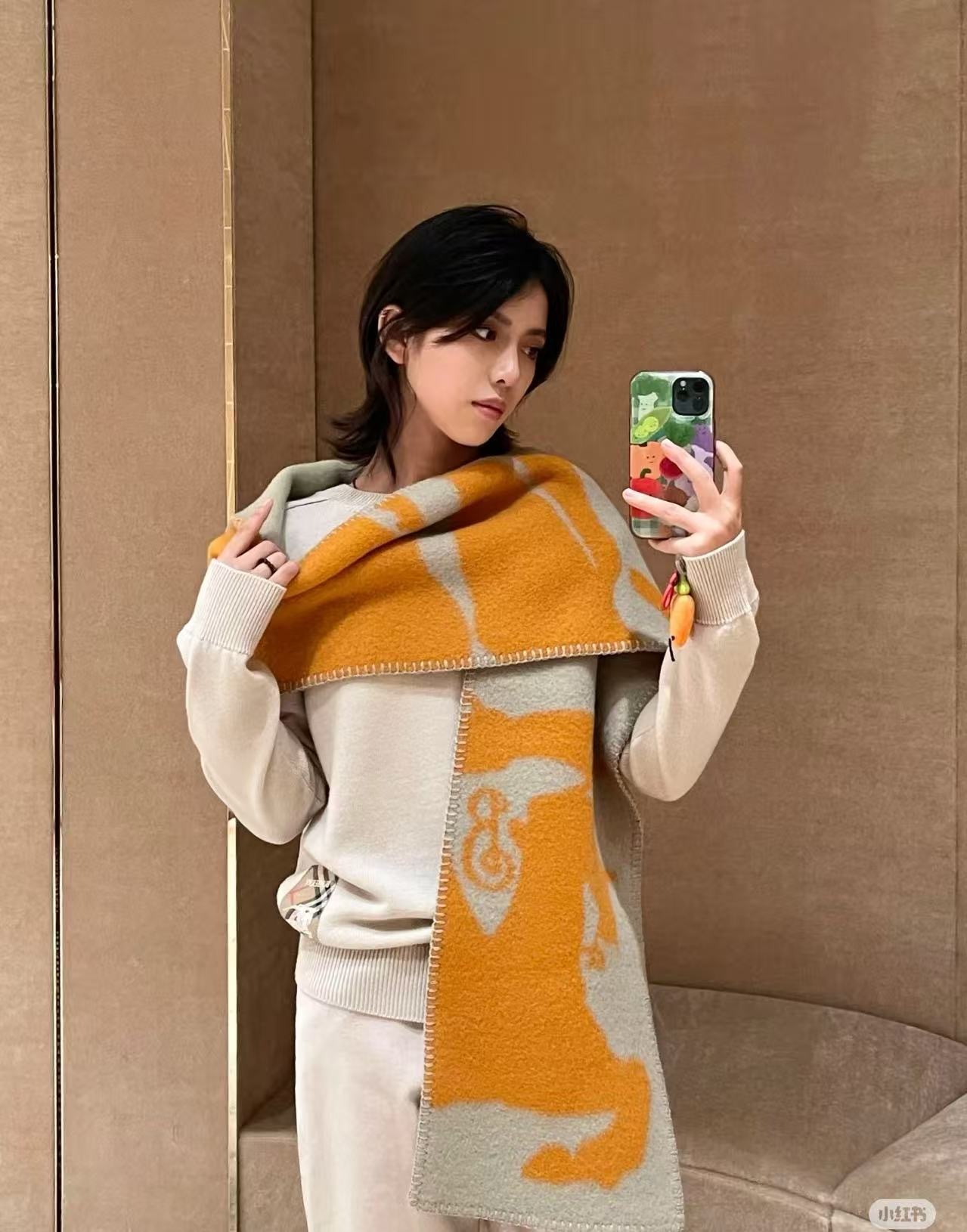 Burberry MU Split EKD Hooded Scarf Pumpink yellow