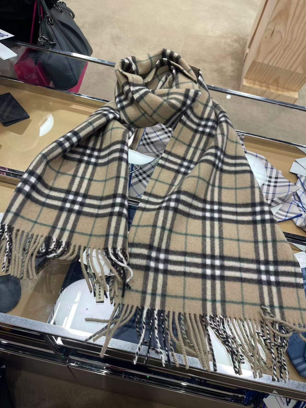 Burberry MU Medium Check Lola Cashmere Scarf Camel 200*36