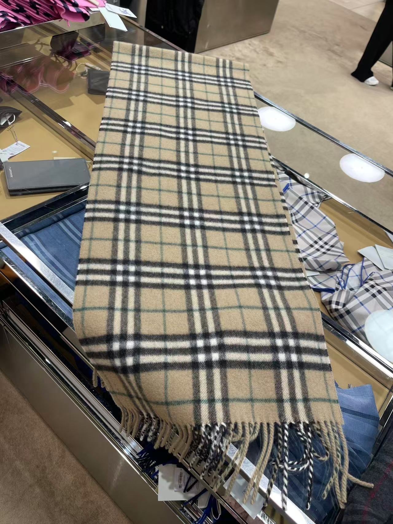 Burberry MU Medium Check Lola Cashmere Scarf Camel 200*36