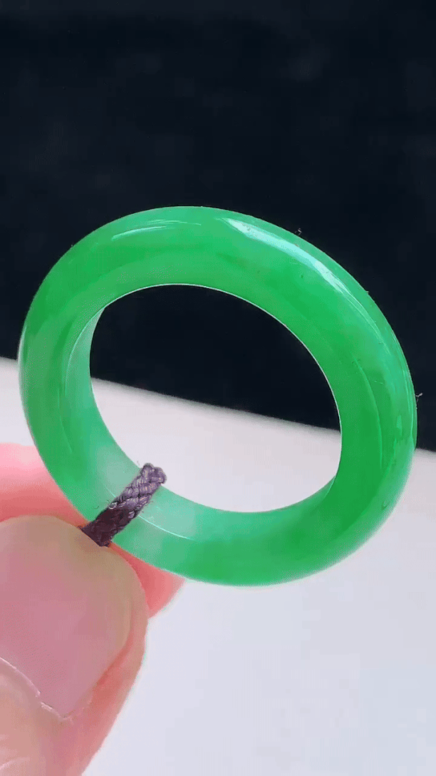 911334 翡翠冰滿綠戒圈 (內徑 18.7mm)