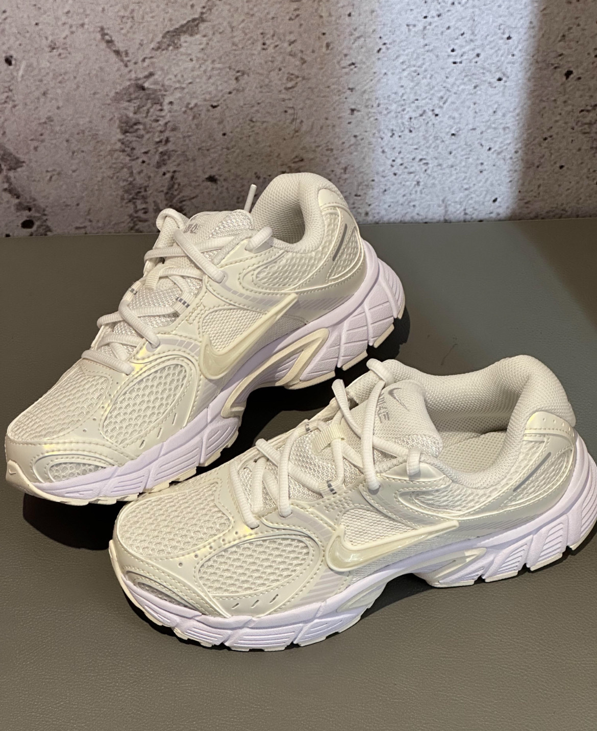 女鞋 NIKE W V5 RNR 珍珠白 復古 休閒 透氣 慢跑鞋【IH6355-047】NLV5