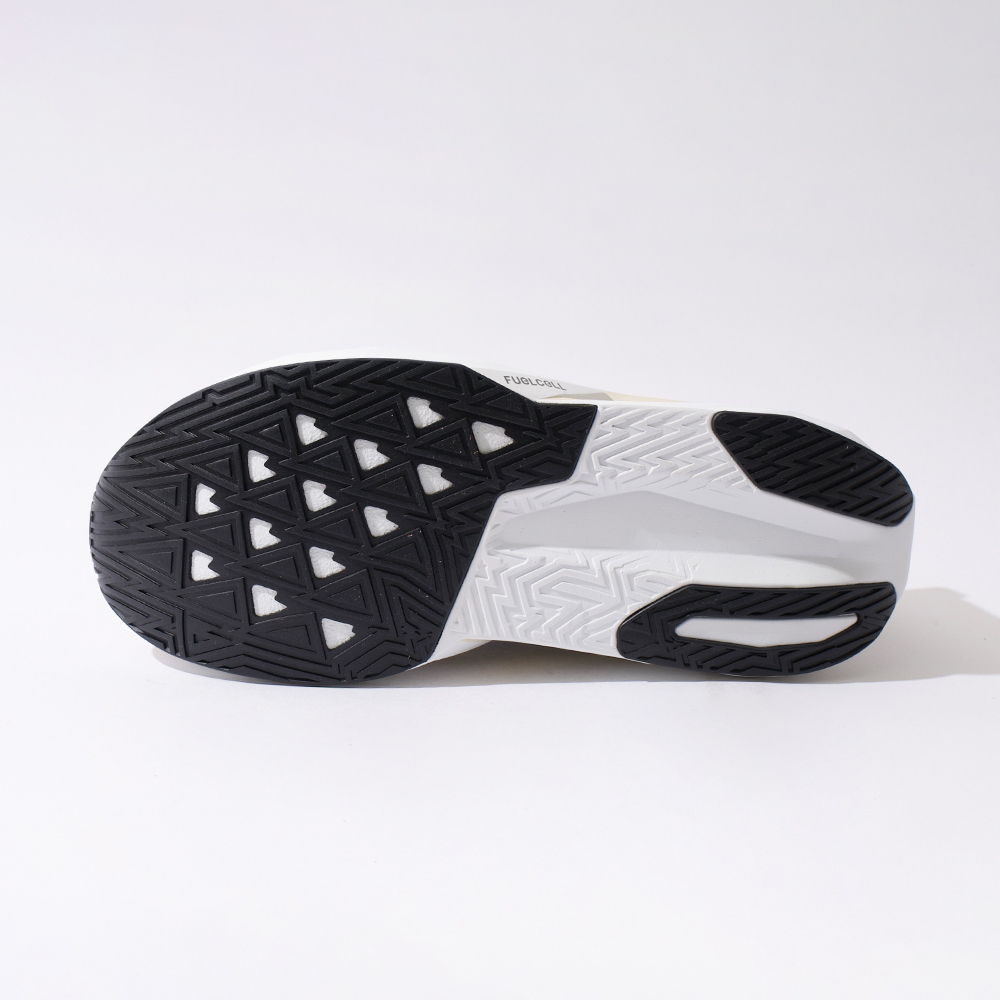 New Balance FuelCell Rebel 男鞋 杏白灰色 寬楦 緩震 競速 運動鞋 慢跑鞋 MFCXLL5