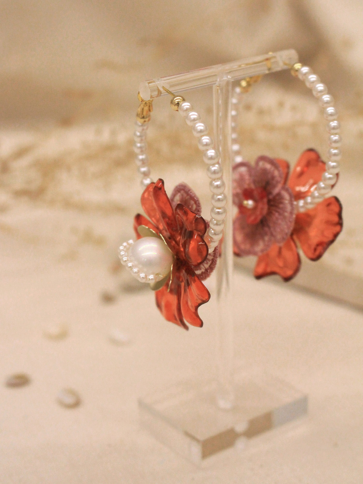 哈囉凡賽斯。MUCHAT手作14KGP珍珠紅花C圈純銀針耳環